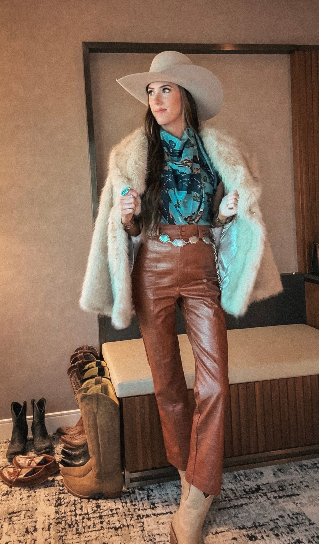 NFR fashion | western fashion | rodeo fashion 

Coat - Ariat
Top- Wild rag from 7 Bar Boutique
Bottoms- Revolve tts
Booties- Boot Barn
Belt- Tony Lama

#LTKdayinmylife #LTKootd #LTKgrwm