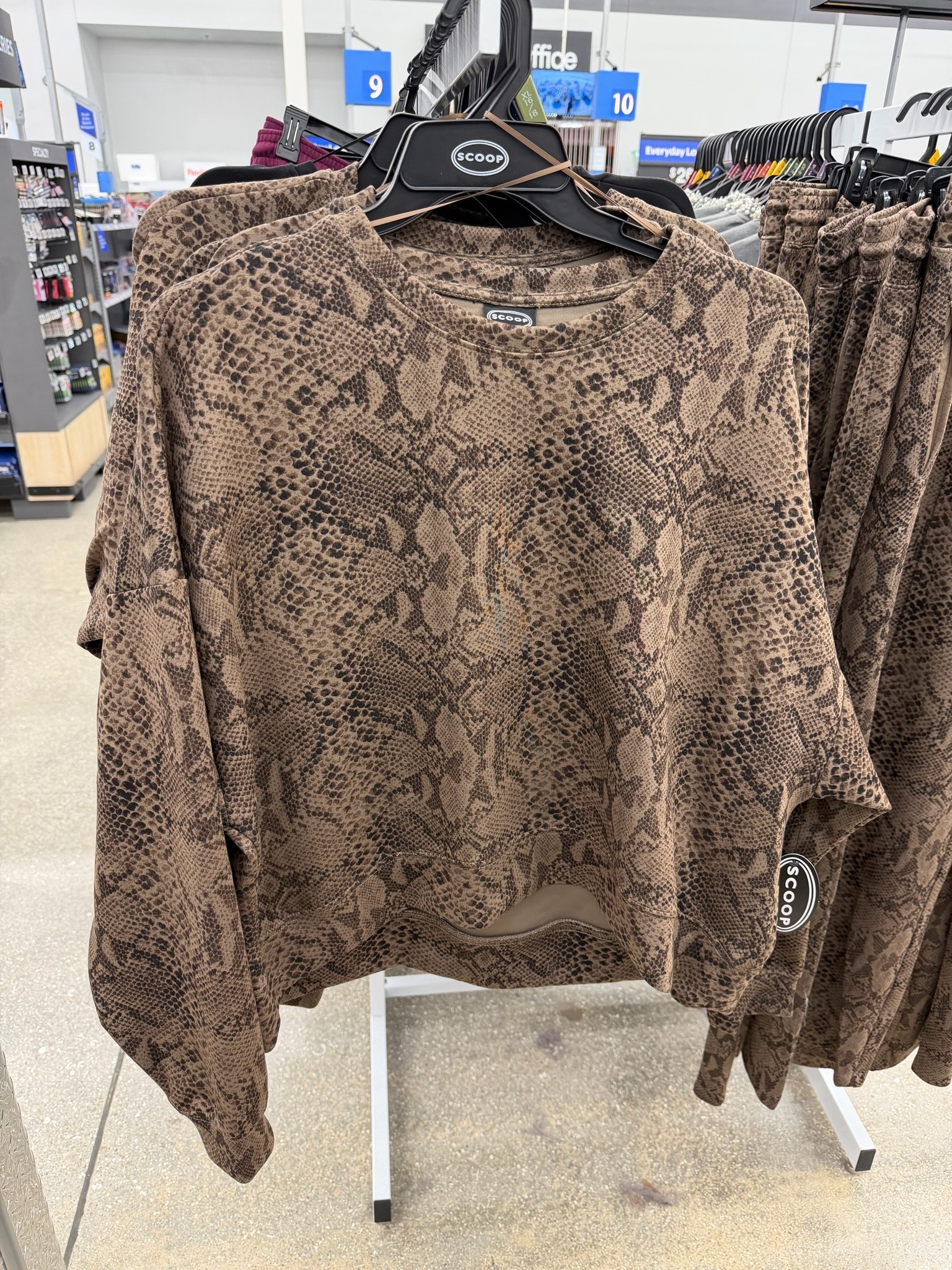 Walmart sweatshirt

#LTKSeasonal #LTKMidsize #LTKootd