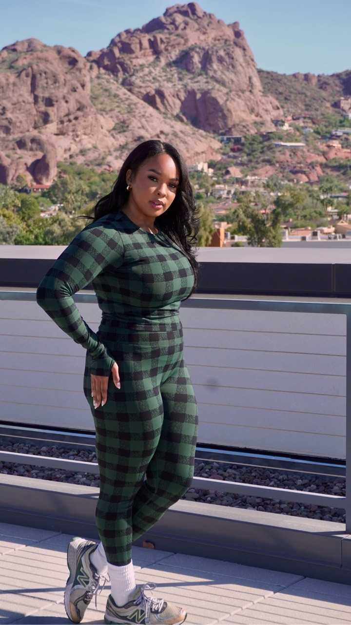 New state, new tribe, same mission. becoming her.🏋🏽‍♀️💁🏽‍♀️🫶🏽 

Finding a Black owned fitness community like Flex & Flow @kortneydeurloo out here in Arizona reminded me..God doesn’t just call us to grow, He calls us to go.

If you’ve been praying for some alignment, start showing up. Your people will already be waiting for you.

You can find the fit from @fabletics and it’s in my
LTK if you want to treat yourself to a new set this Thanksgiving. It made me feel reallill petite! 

#FableticsPartner #WellnessJourney #arizonainfluencer #influencerevent #phoenixinfluencer