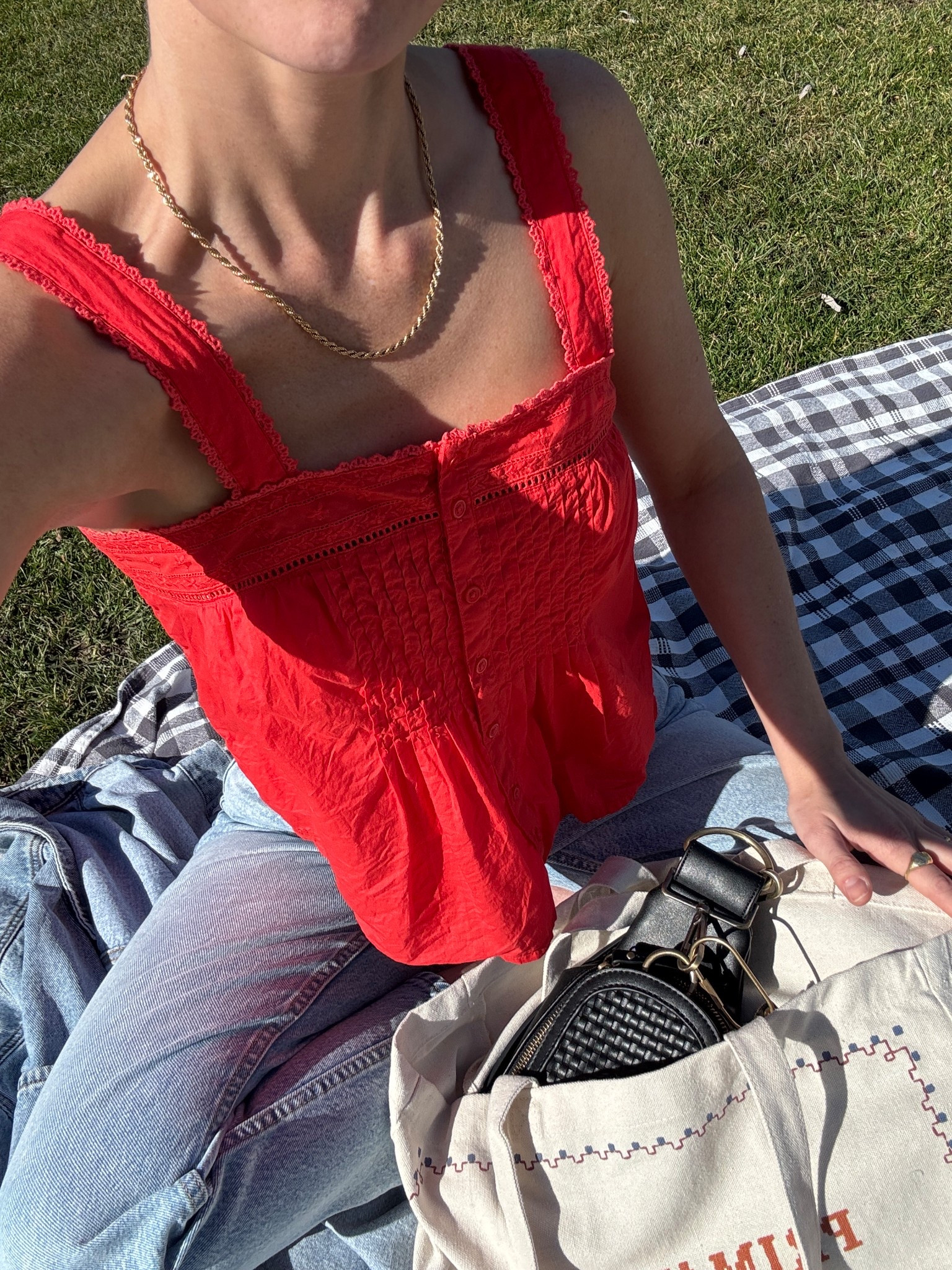 top in a XS 🌹 other colours available.

#LTKSaleAlert #LTKFindsUnder50 #LTKSpringSale