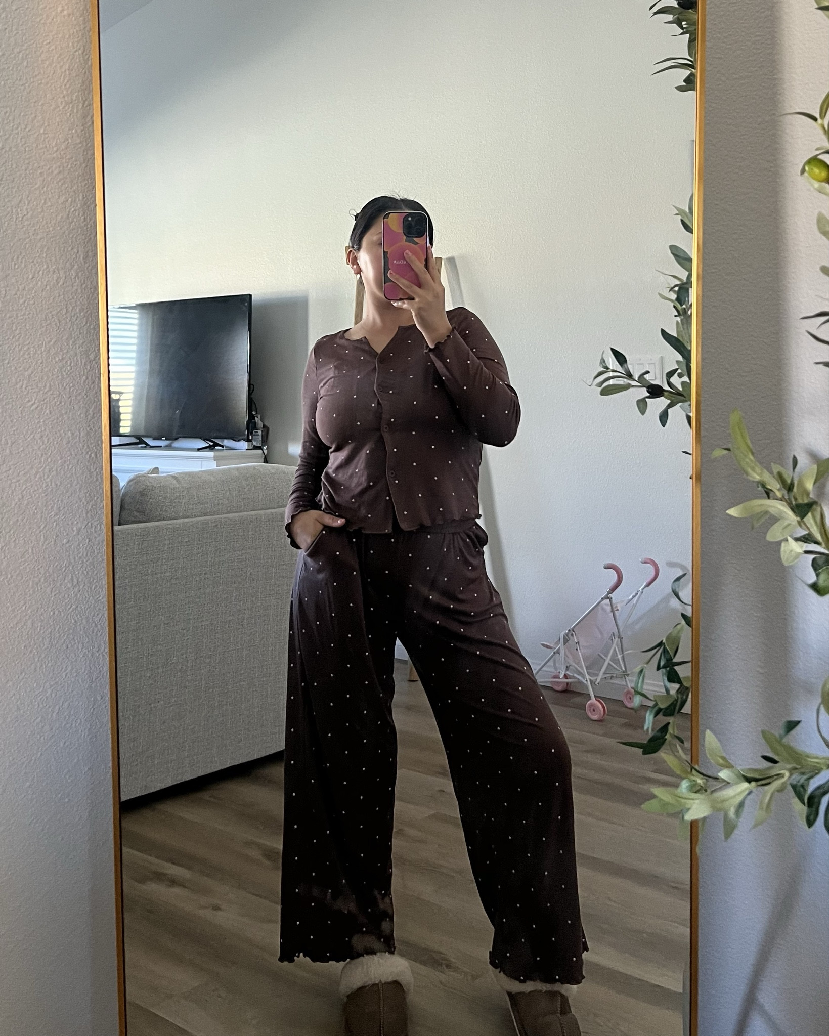 Wearing a size medium!! Has more length at the bottom but I folded the waistband🤎💅🏼

#LTKootd #LTKselfcare #LTKmorningroutine