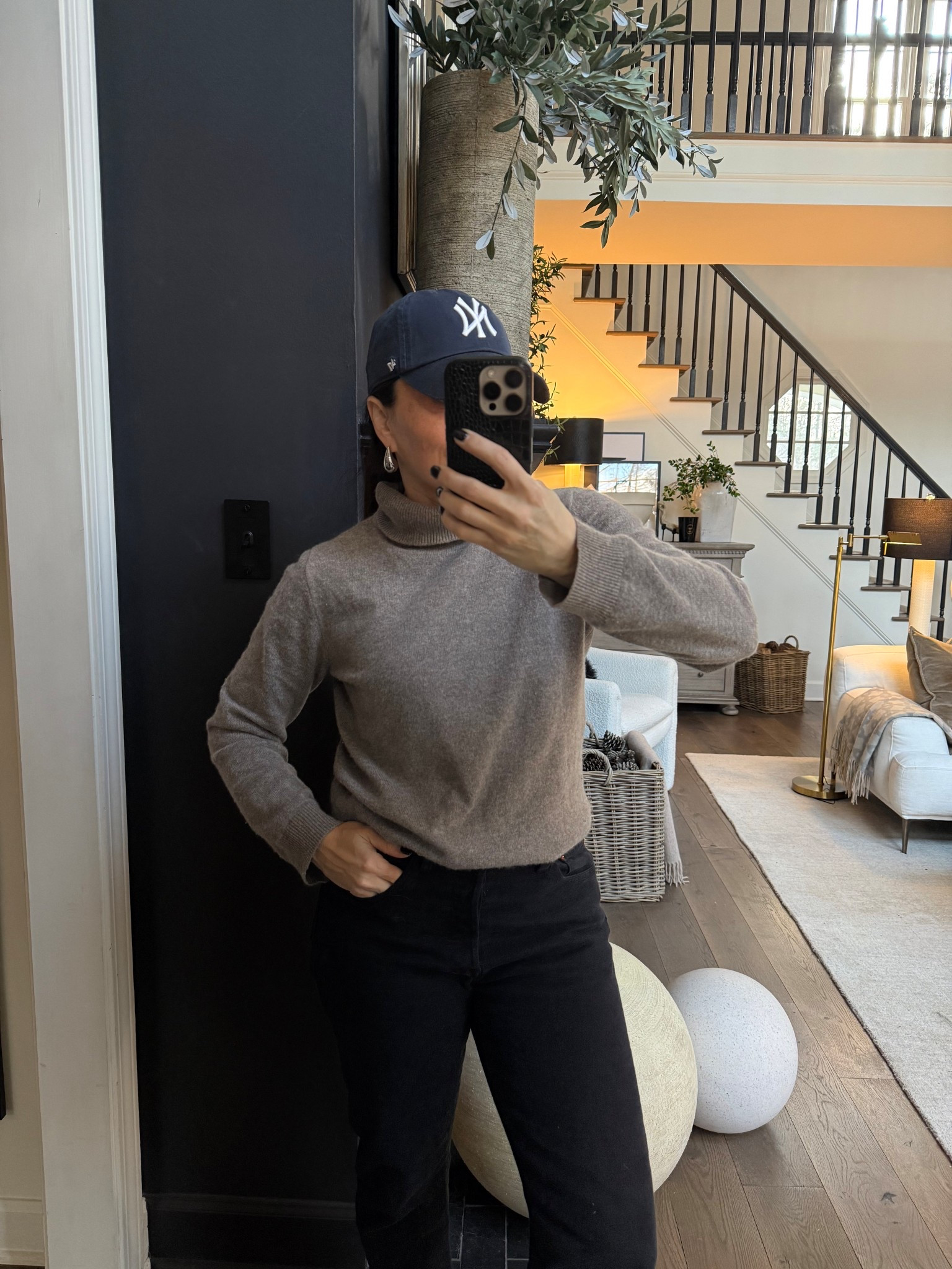 Winter Chill mode forever faves: baseball cap and pony tail, cashmere sweater (this one is an absolute fave!!), and Levi’s 501. Anyone else?

#LTKdayinmylife #LTKvlog #LTKmomlife