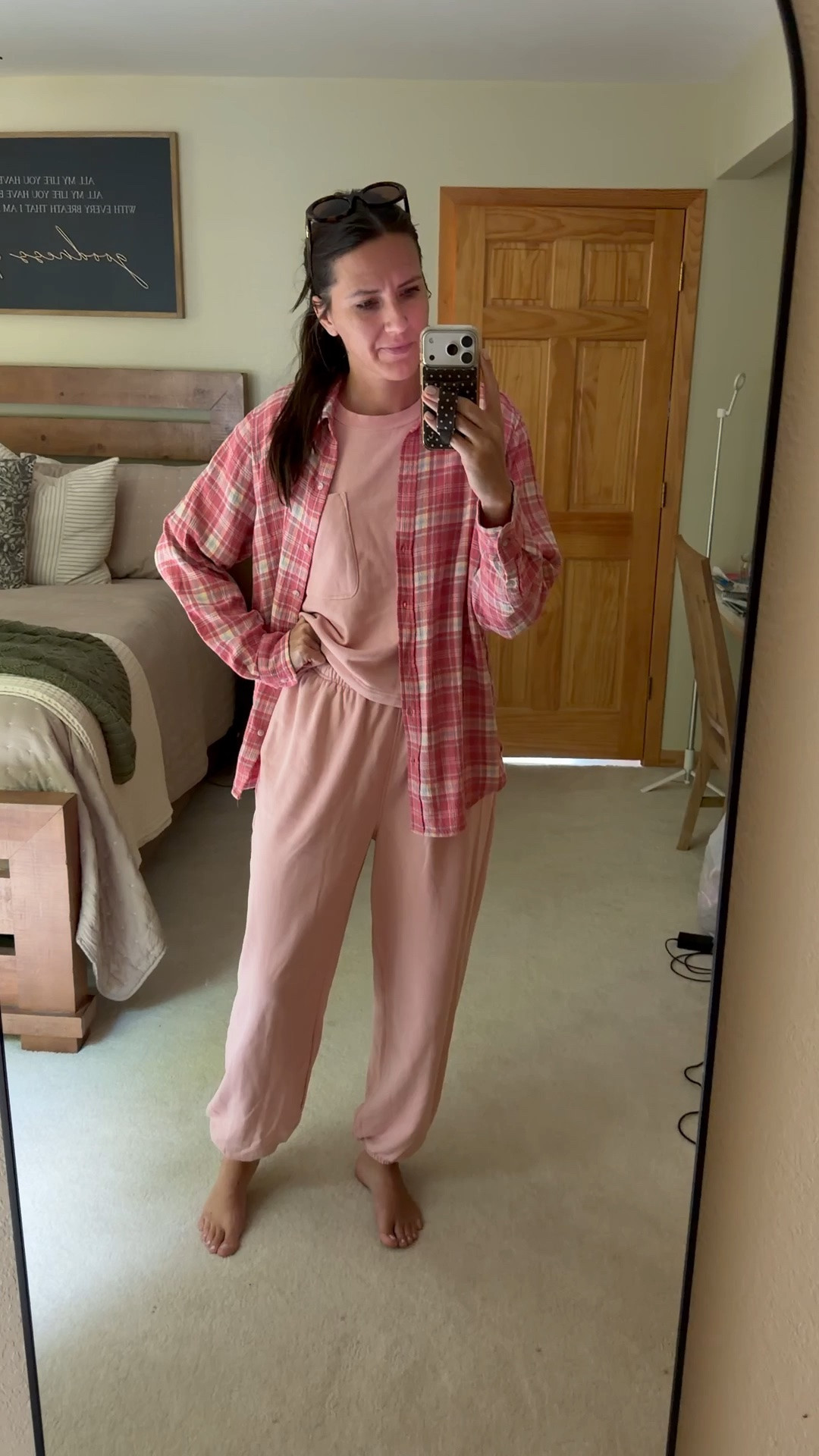 Today’s comfy outfit. Wearing a medium in everything.