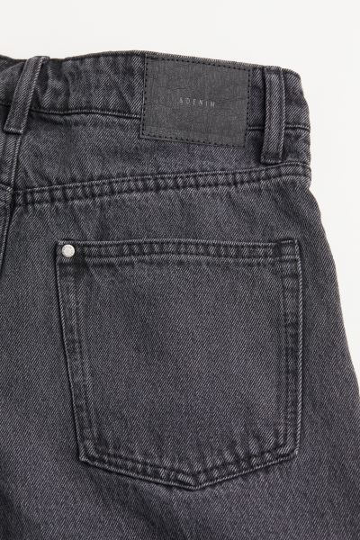 Knee-length, 5-pocket shorts in washed cotton denim. High waist, zip fly, and wide legs. | H&M (US + CA)