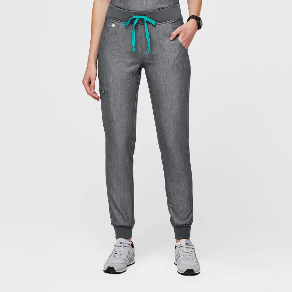 Women's Zamora™ Jogger Scrub Pants - Graphite · FIGS | FIGS