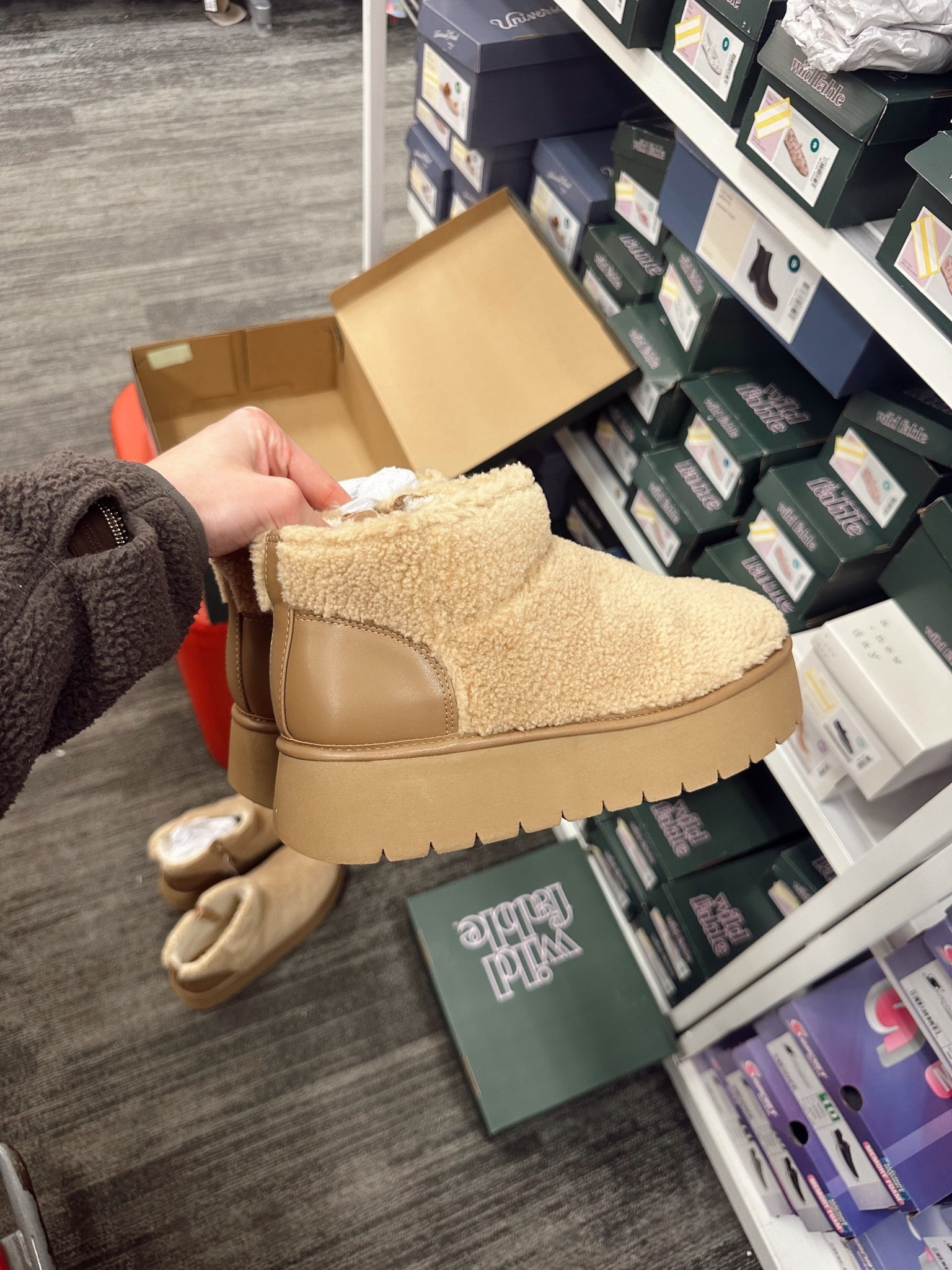 Platform UGG Dupes 

#LTKSeasonal #LTKFindsUnder100 #LTKHome