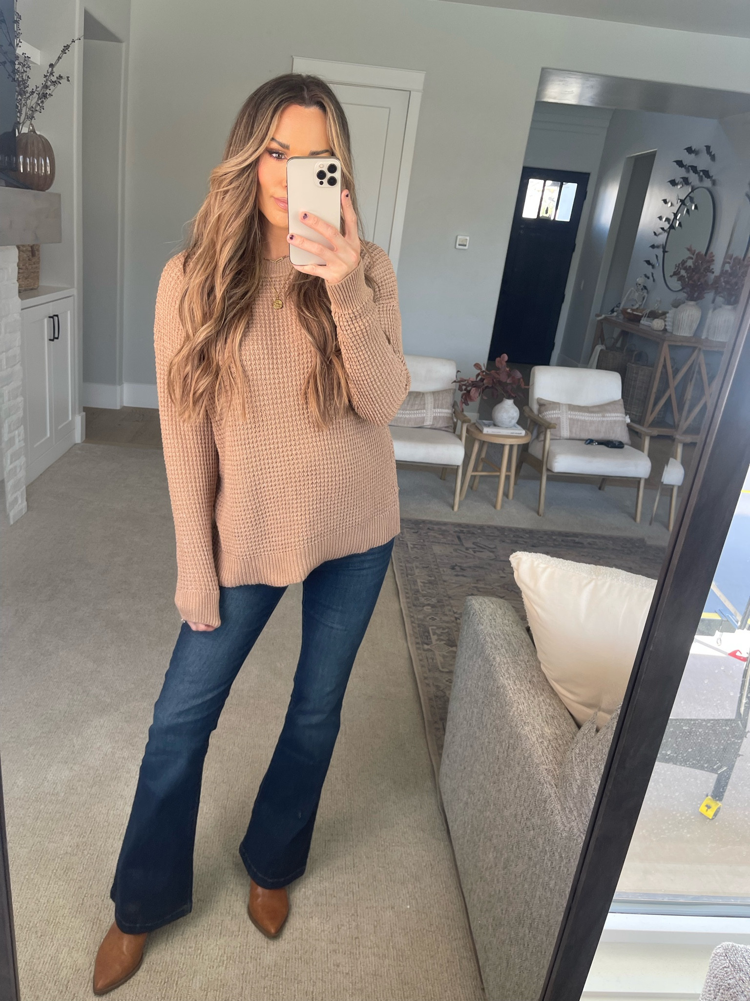 Top size large 
Jeans size 6

#LTKstyletip #LTKbump #LTKfindsunder50