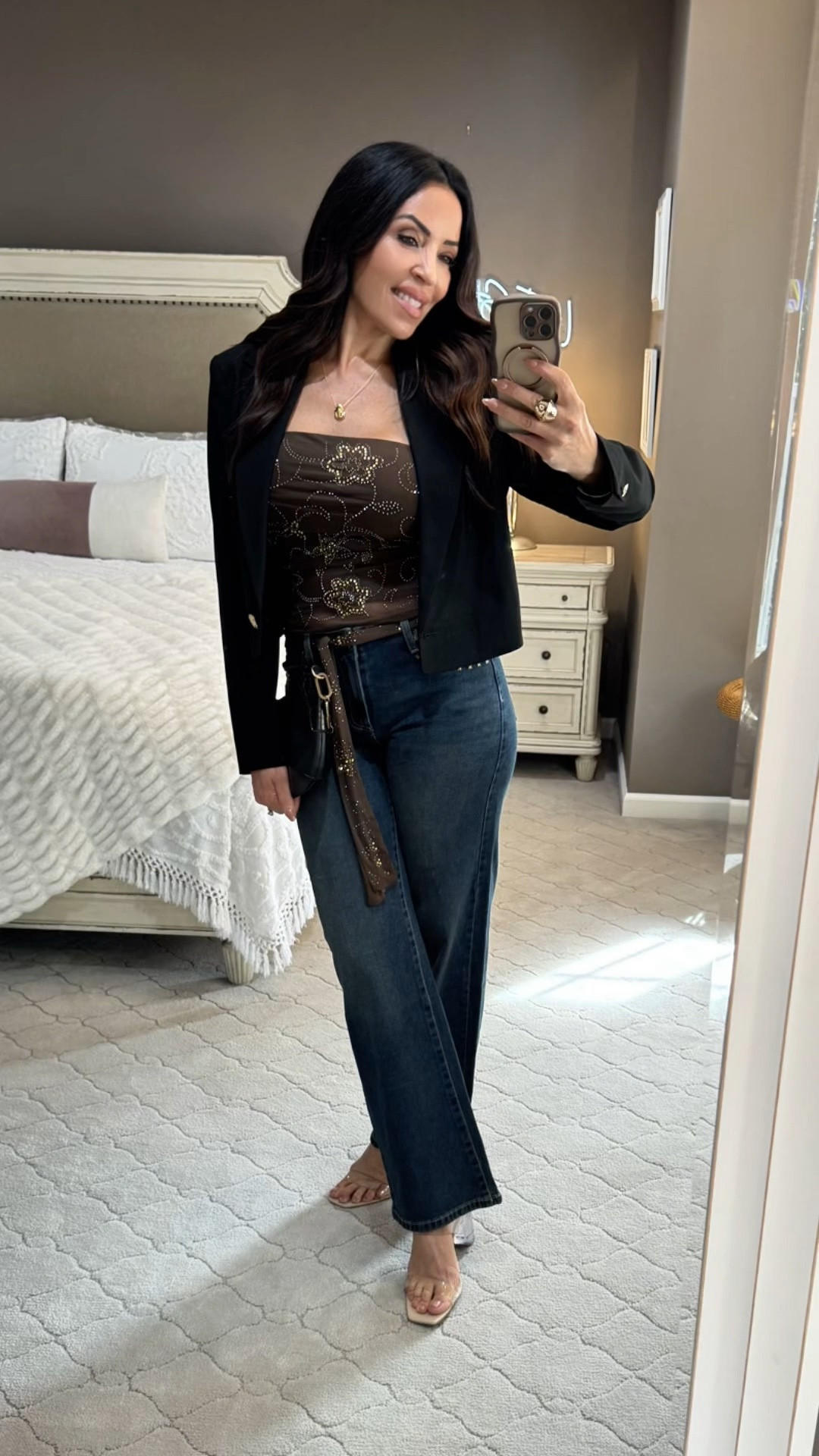 Walmart is bringing the heat this fall! 🔥 You all know I love a classic blazer, and this one is the absolute perfect staple to transition into the cooler weather. I paired it with this incredible strapless top and matching wide-leg jeans. The studded detail is so on-trend right now and gives the whole look that perfect edgy-but-elevated vibe. And the best part? The entire look is incredibly affordable. 🖤
#walmartstyle