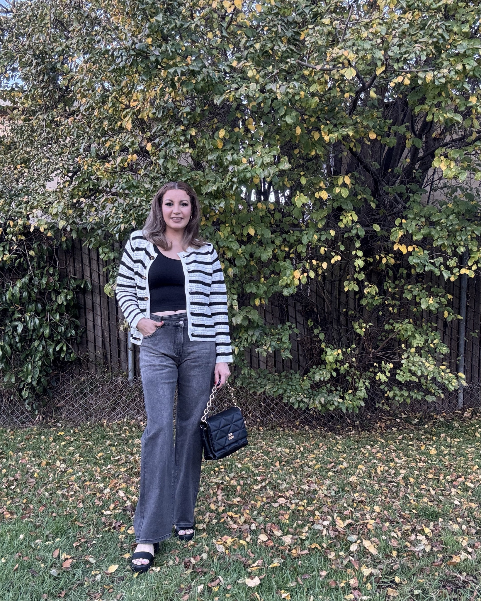 Genleck Jeans cruzados azules de cintura alta para mujer, pierna ancha, elásticos, pantalones de mezclilla casuales.
Size:8

#LTKSaleAlert #LTKStyleTip #LTKSeasonal