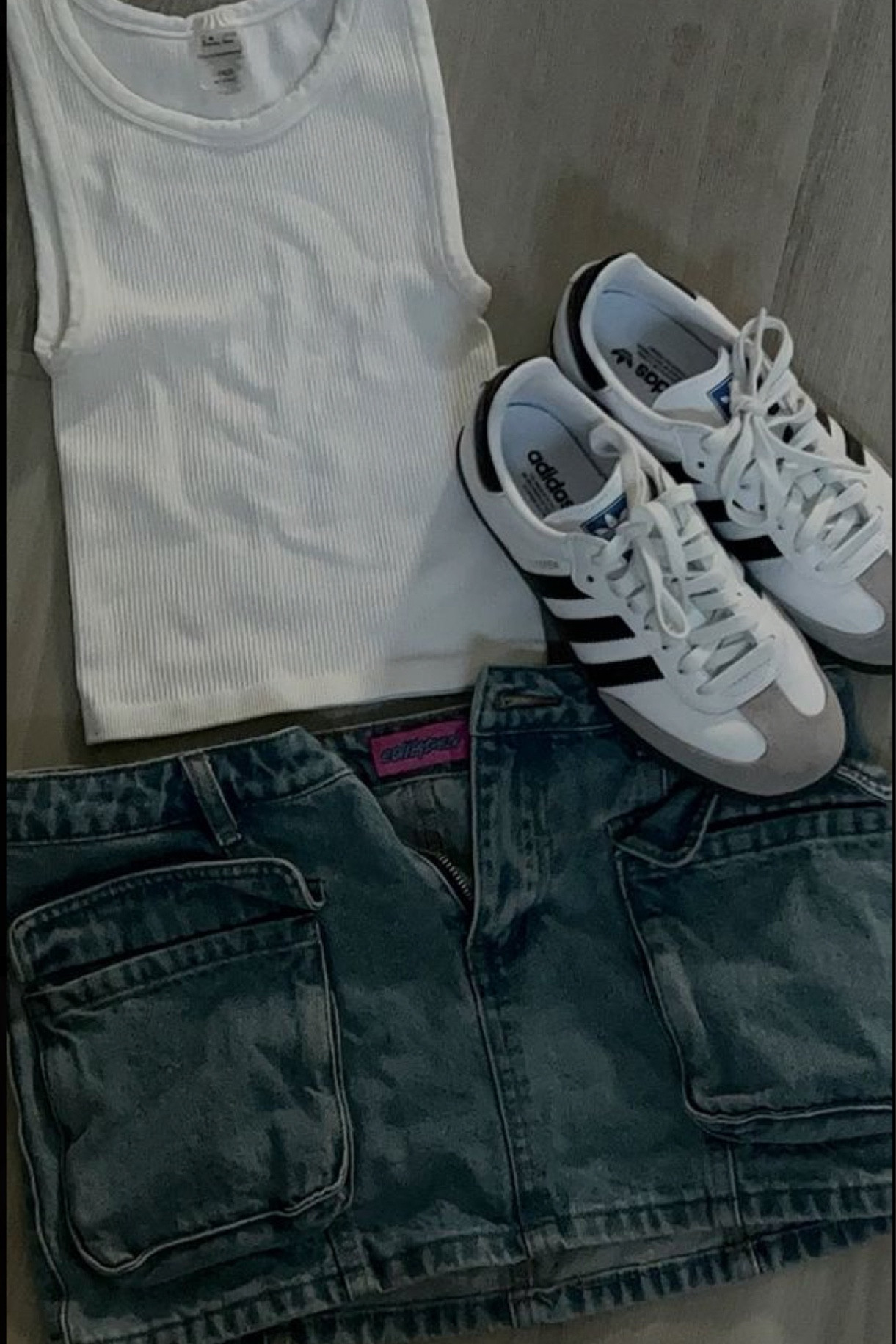 denim skirt outfits are my favorite!