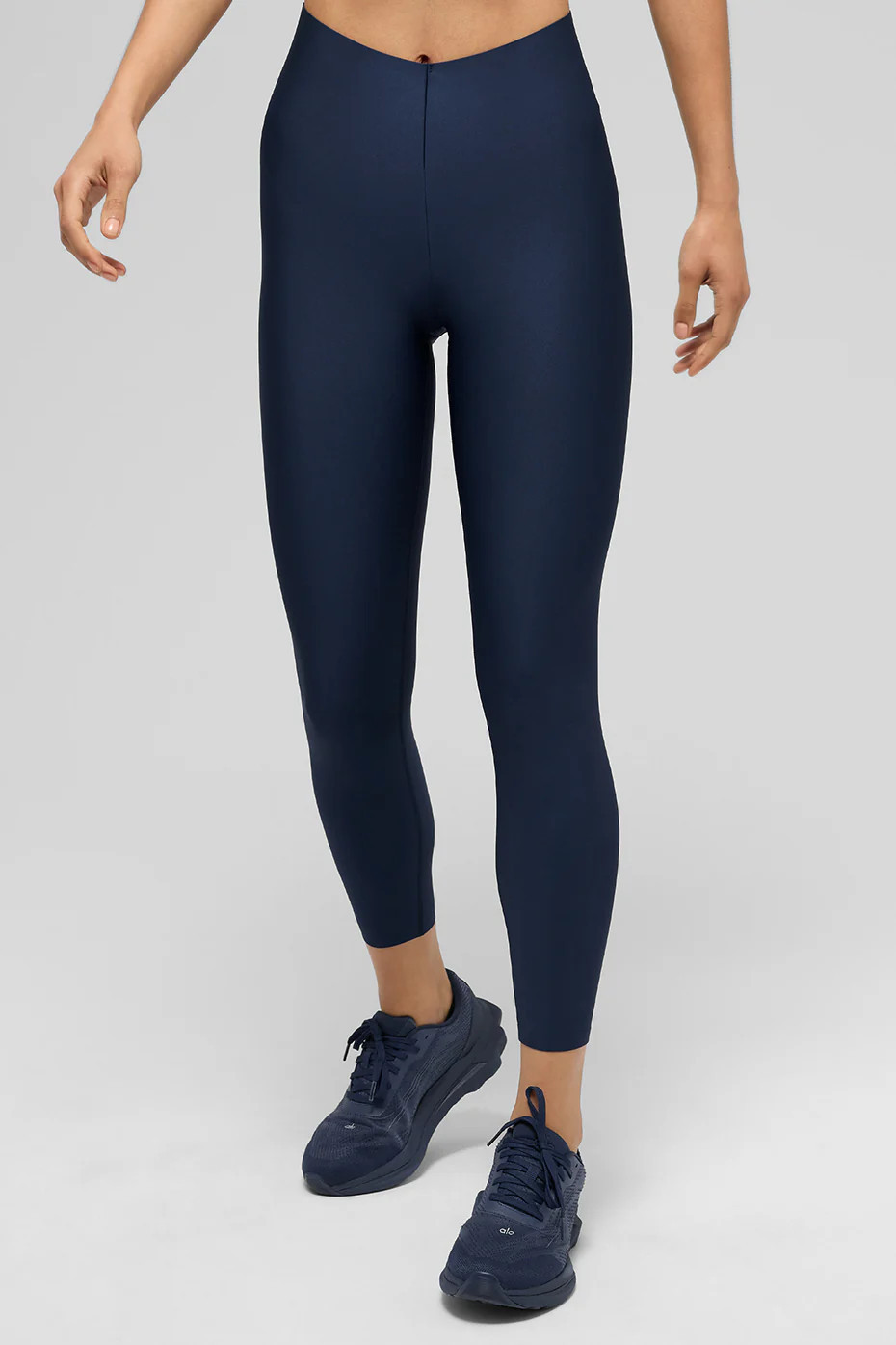 ALO | Airlift Strength Extreme High-Waist 7/8 Legging in Navy Blue, Size: Small | Alo Yoga (US)