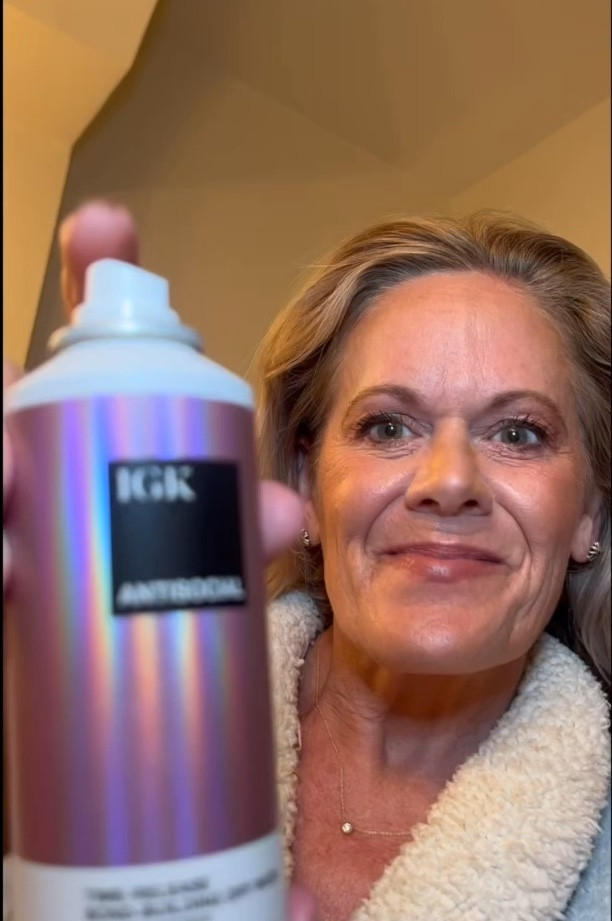 Need to add some shine to your hair but you don’t have time for an extra rinse?
IGK’s Antisocial dry hair mask can help!
It softens while it repairs and you can just go with a great shine to go along with you!


#LTKFindsUnder50 #LTKBeauty #LTKStyleTip