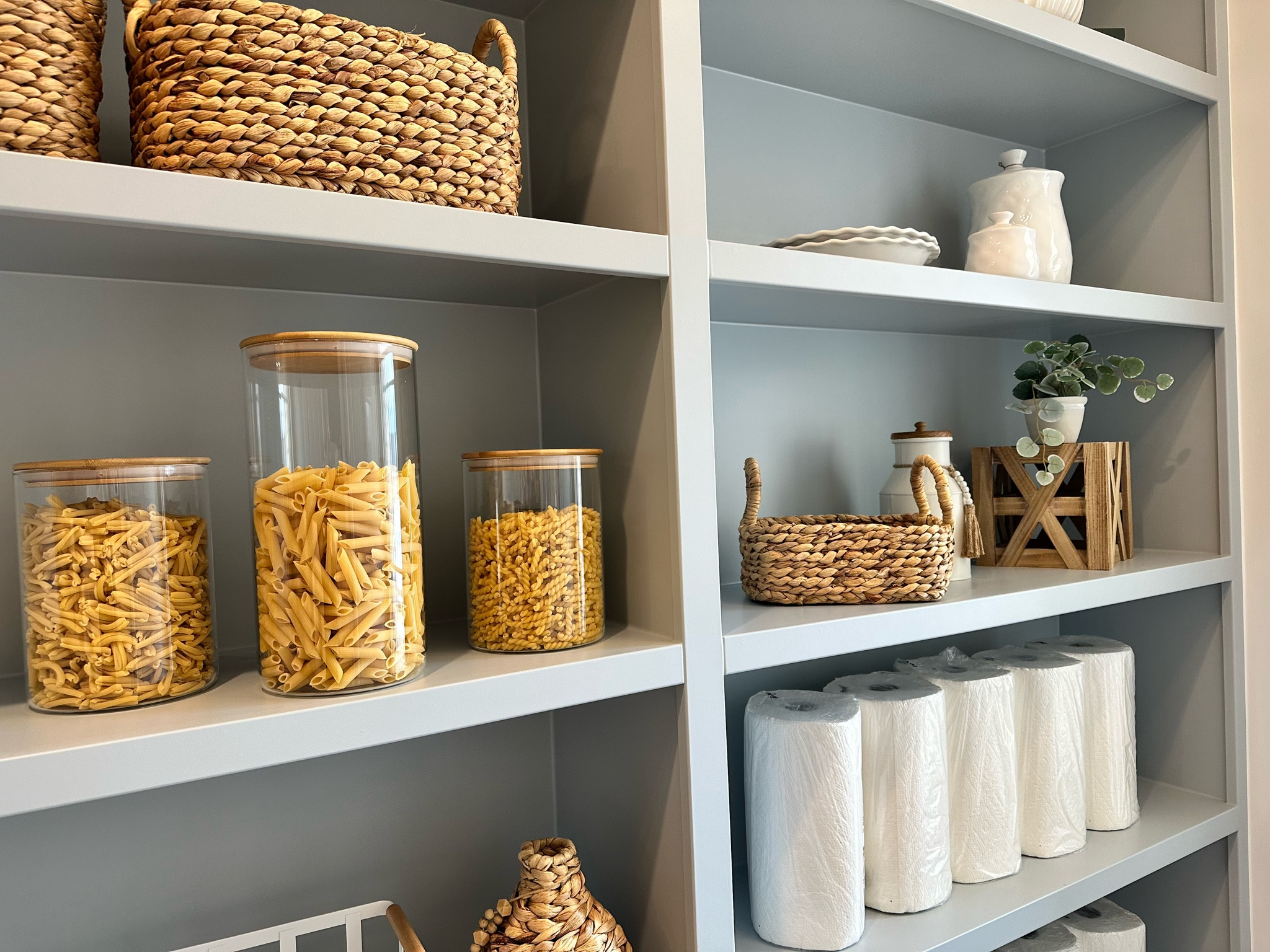 So many beautiful ways to decorate an organized pantry ✨ 

#pantryinspo #pantry #organize #home 

#LTKhome