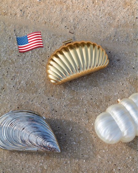 ULTIMATE SUMMER CLUTCHES 🇺🇸🐚
You need one of them, I have all three -don’t judge. 🫣