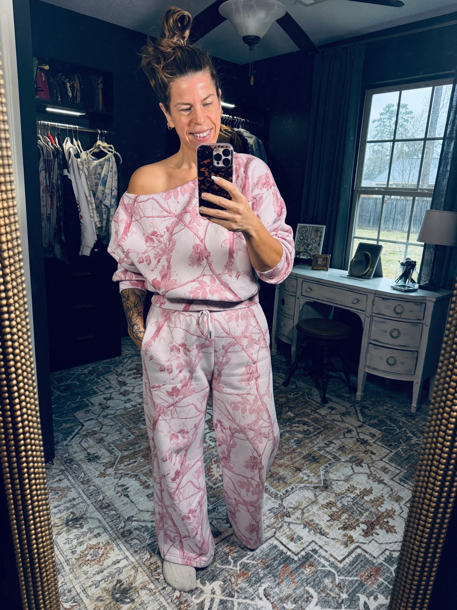 Snow day ‘fit ❄️ PSA: for anyone who works from home - get yourself some cute lounge wear that’s comfy but makes you feel good. It makes a big difference in your productivity and how you show up! 

One more thing- these A&F sets have been my FAVES but sizes are limited since they are on clearance. BUT I got these pants in the short length and they still work! I’m 5’5” with shortish legs. Get some!

#LTKootd #LTKMidsize