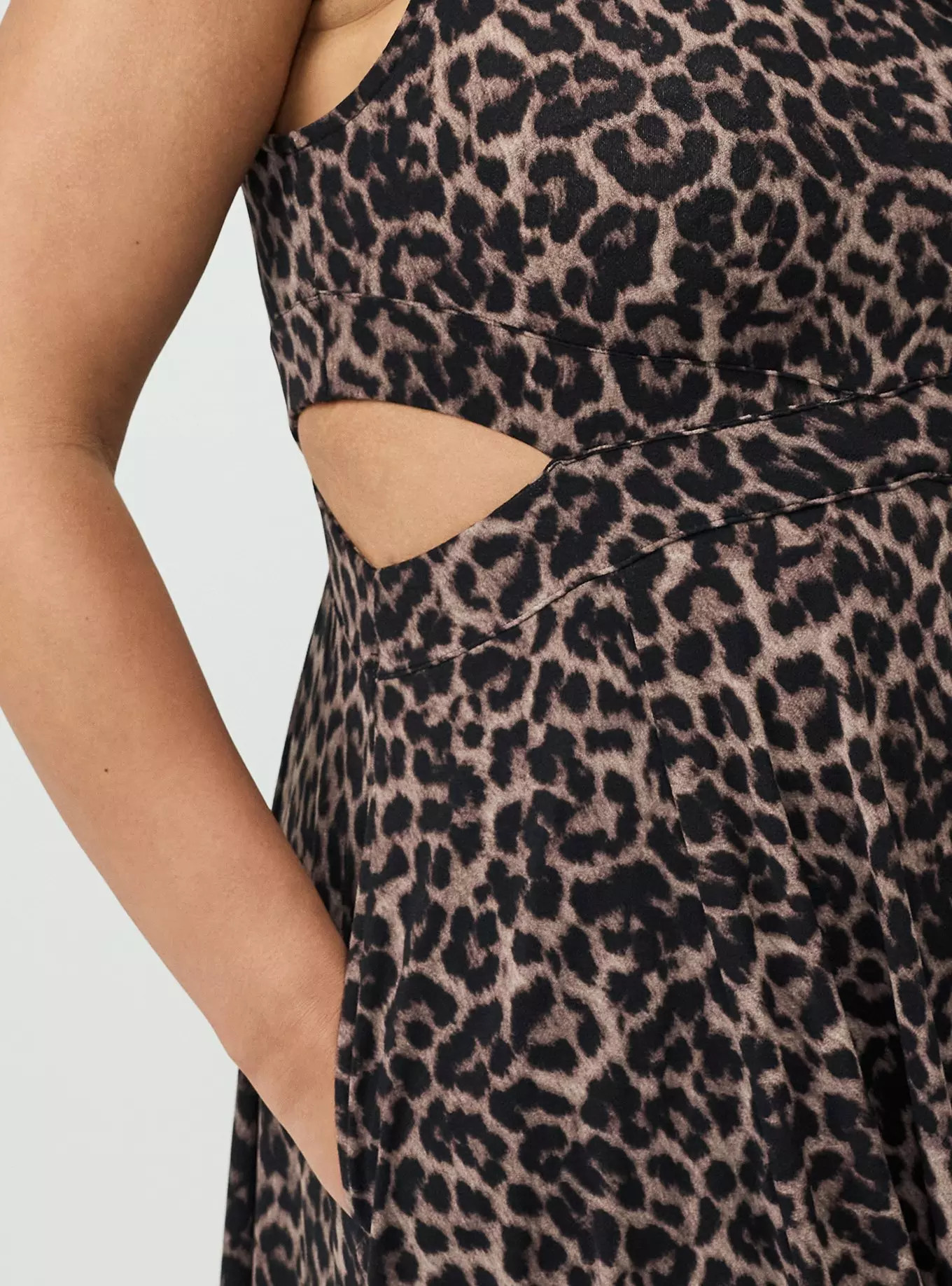 Cut-Out Waist Maxi Dress | Torrid (US & Canada)