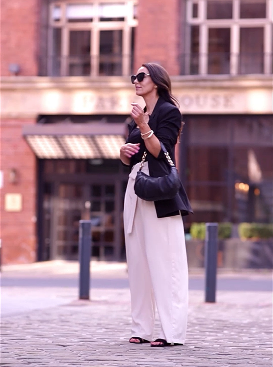 Forever love wide leg trousers and a relaxed blazer 

#LTKeurope #LTKover50style #LTKautumn