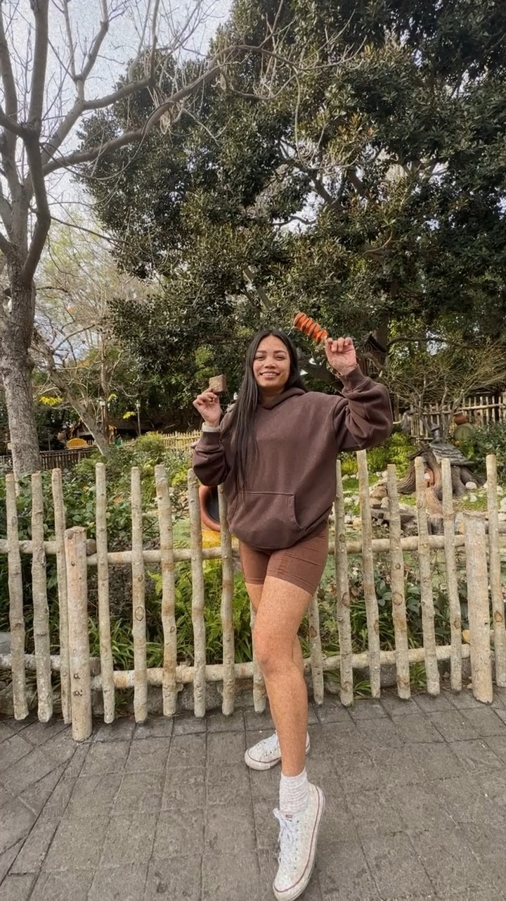 Casual brown athleisure outfit for a comfy Disney day 🤎 wearing size Mediums


#LTKtravel #LTKFitness #LTKunder50