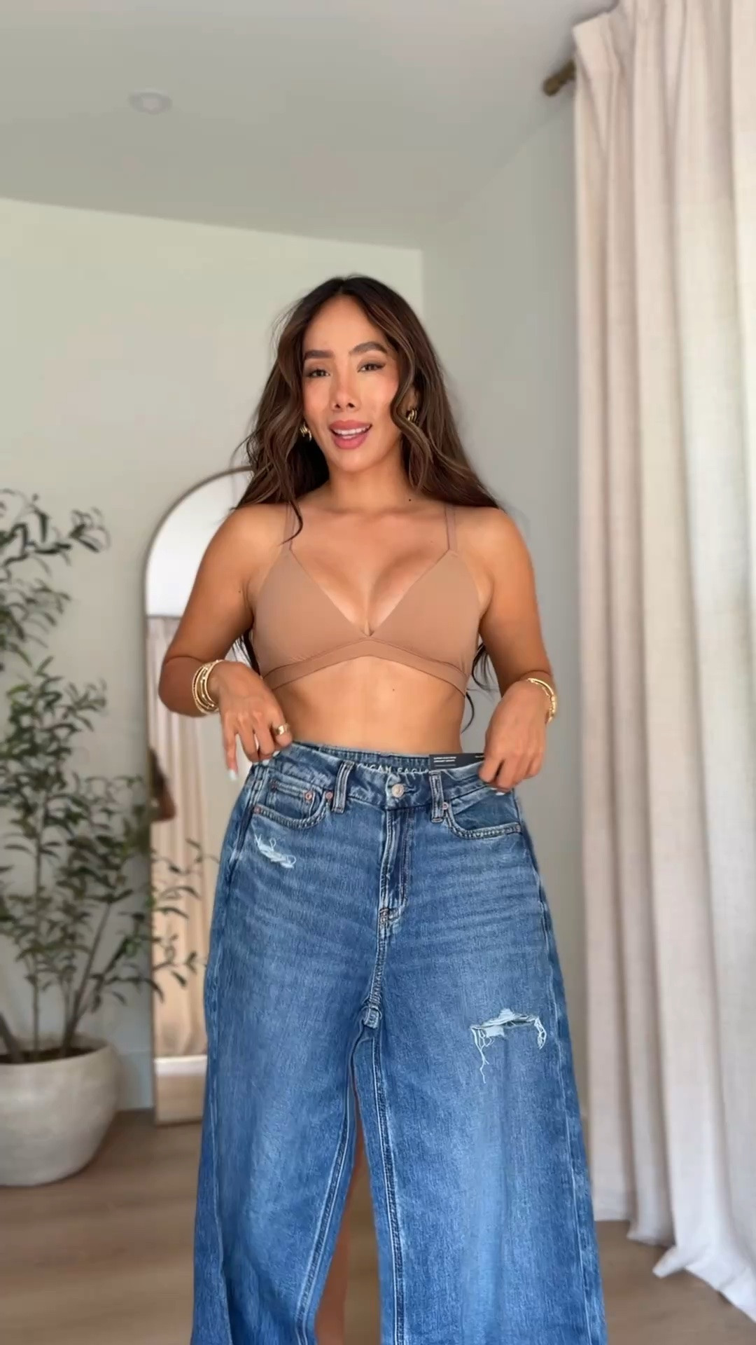 American Eagle high waisted jeans

#LTKgrwm #LTKootd #LTKvlog