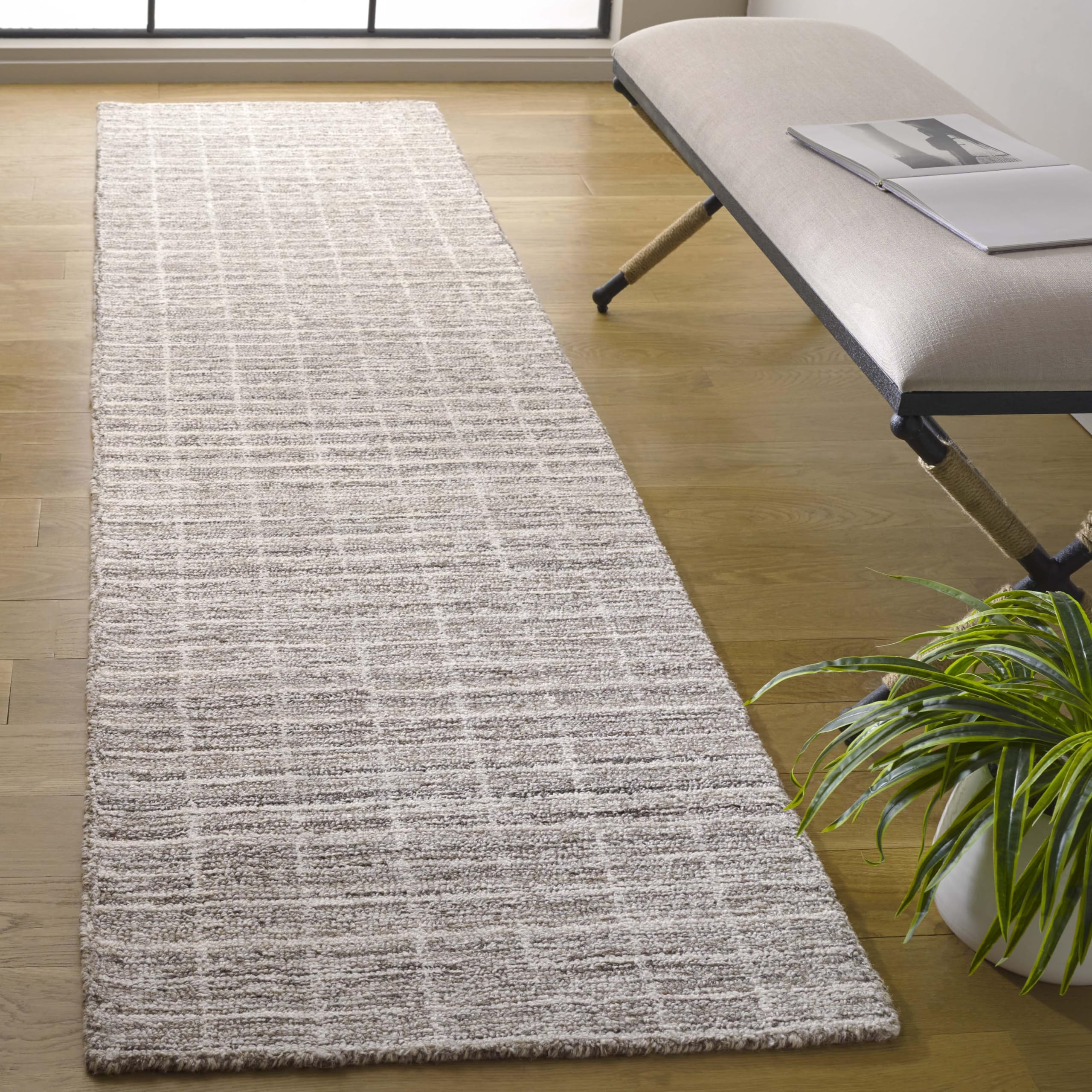 SAFAVIEH Ebony Collection Runner - 2'3" x 9', Natural & Grey, Handmade Wool, Ideal for The Living... | Amazon (US)