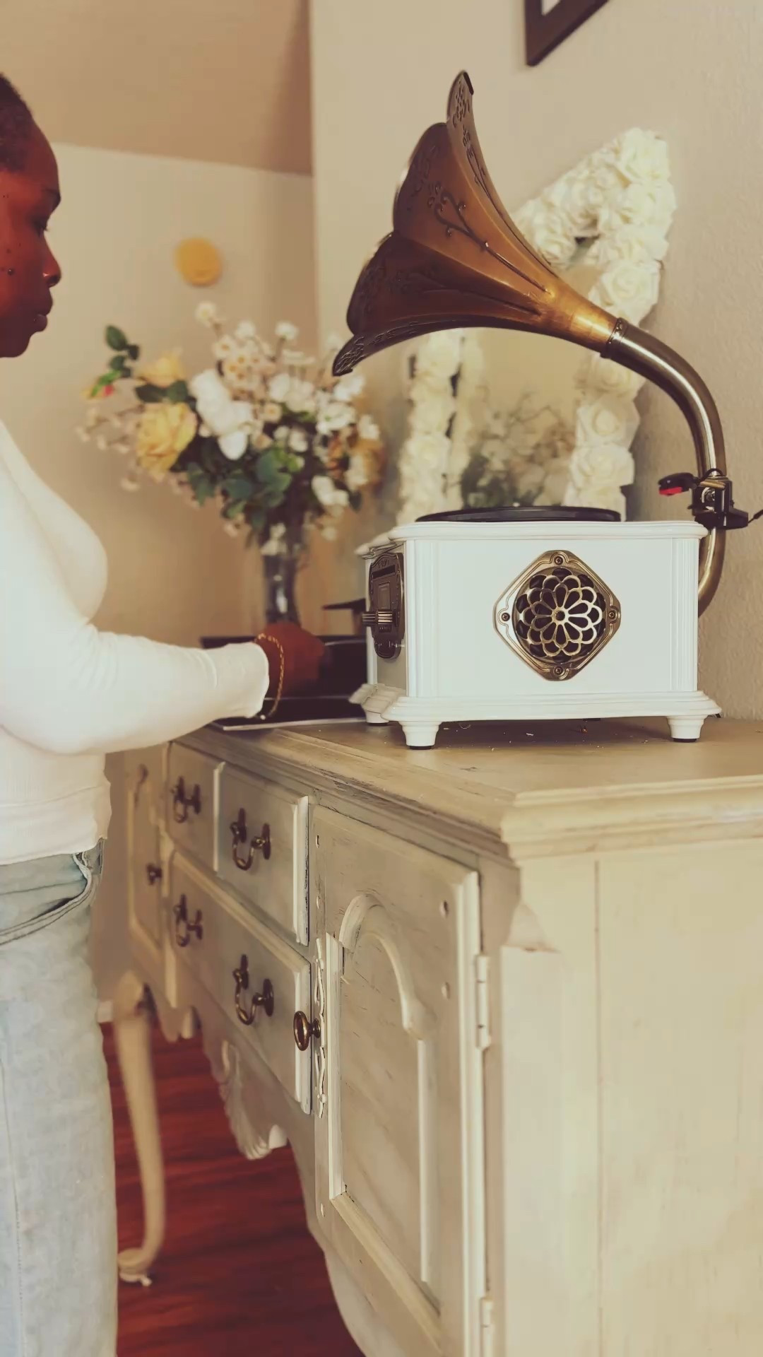 See the mood in your space SPACE PILLAR