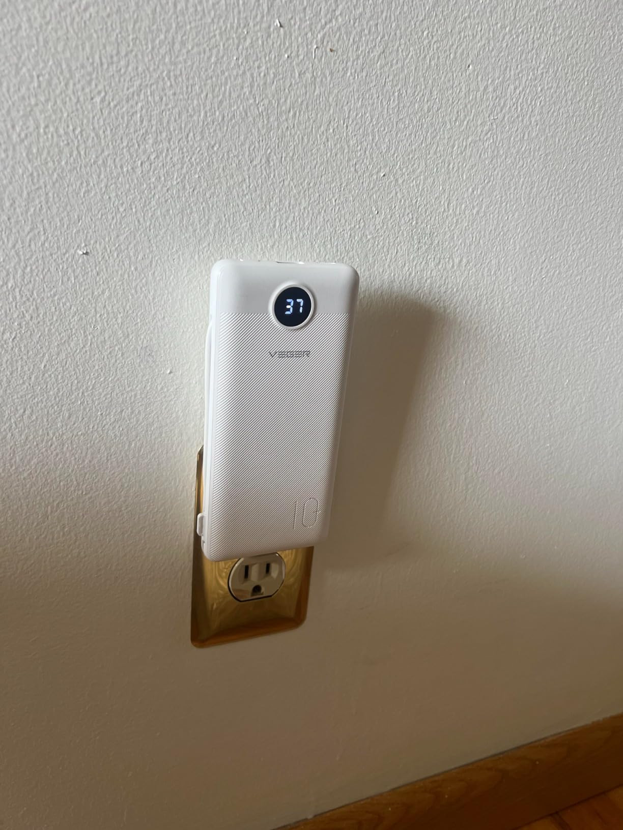 VEGER Portable Charger for iPhone Built in Cables and Wall Plug, 10000mah Slim Fast Charging USB ... | Amazon (US)