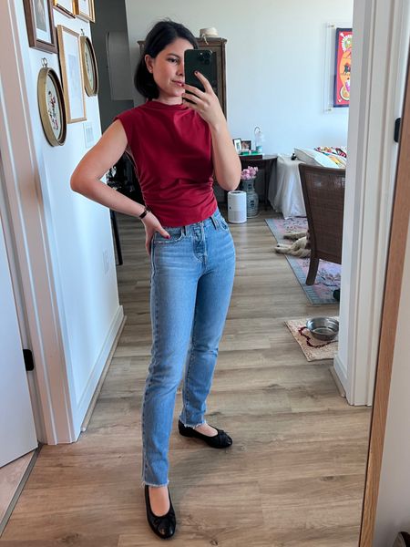 

Reformation Lindy top xs
Levi’s wedgie 23, full length on me at 5’1”
Chanel ballet flats 

Sunday outfit, book club, weekend coffee, coffee date, reformation top, reformation Lindy, petite friendly jeans, petite jeans, Levi’s, jeans under $100


#LTKfindsunder50 #LTKfindsunder100 #LTKstyletip