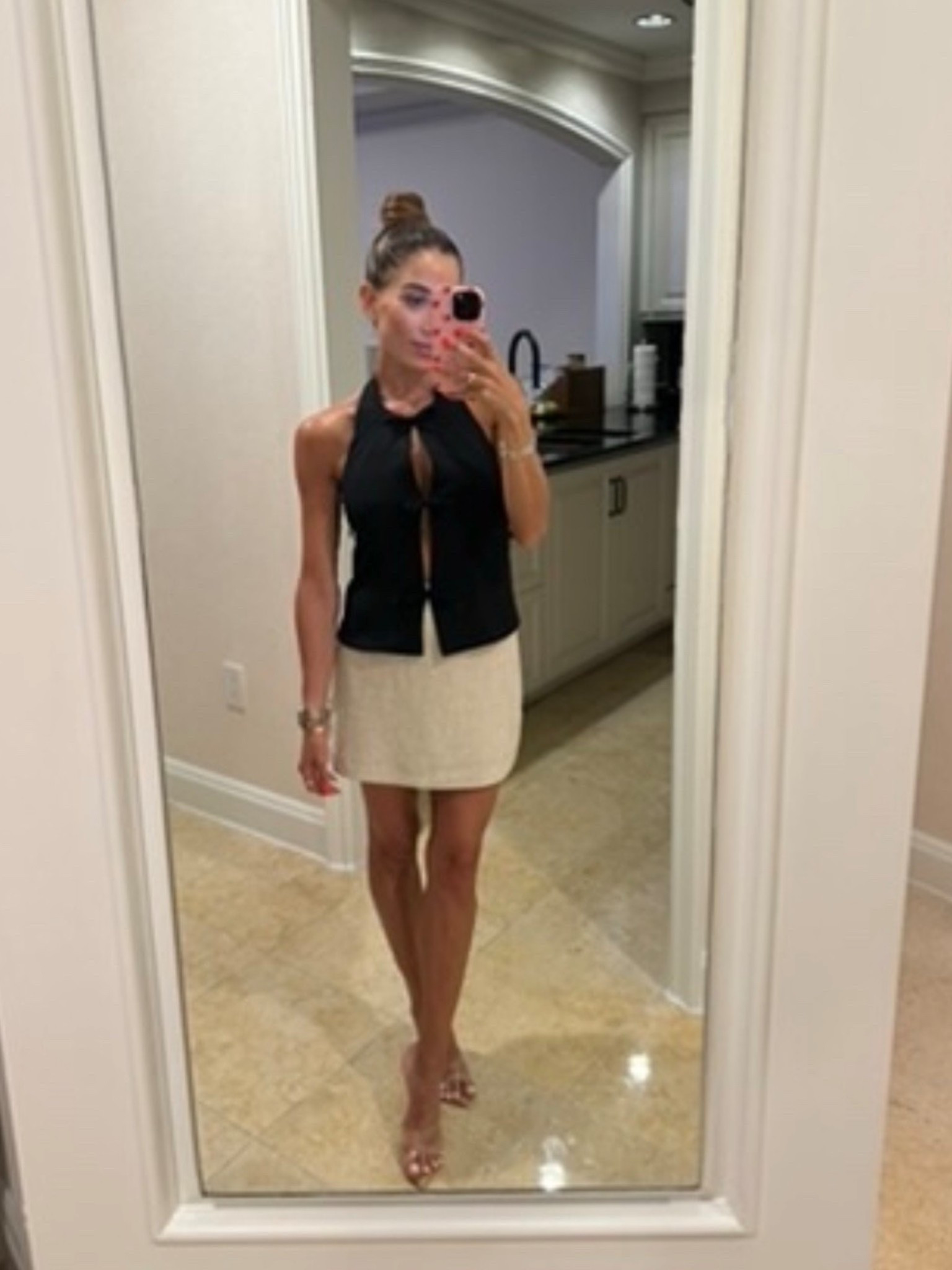 Resort wear vacation look linen skirt halter top xxs 

#LTKSaleAlert #LTKPetite #LTKFindsUnder50