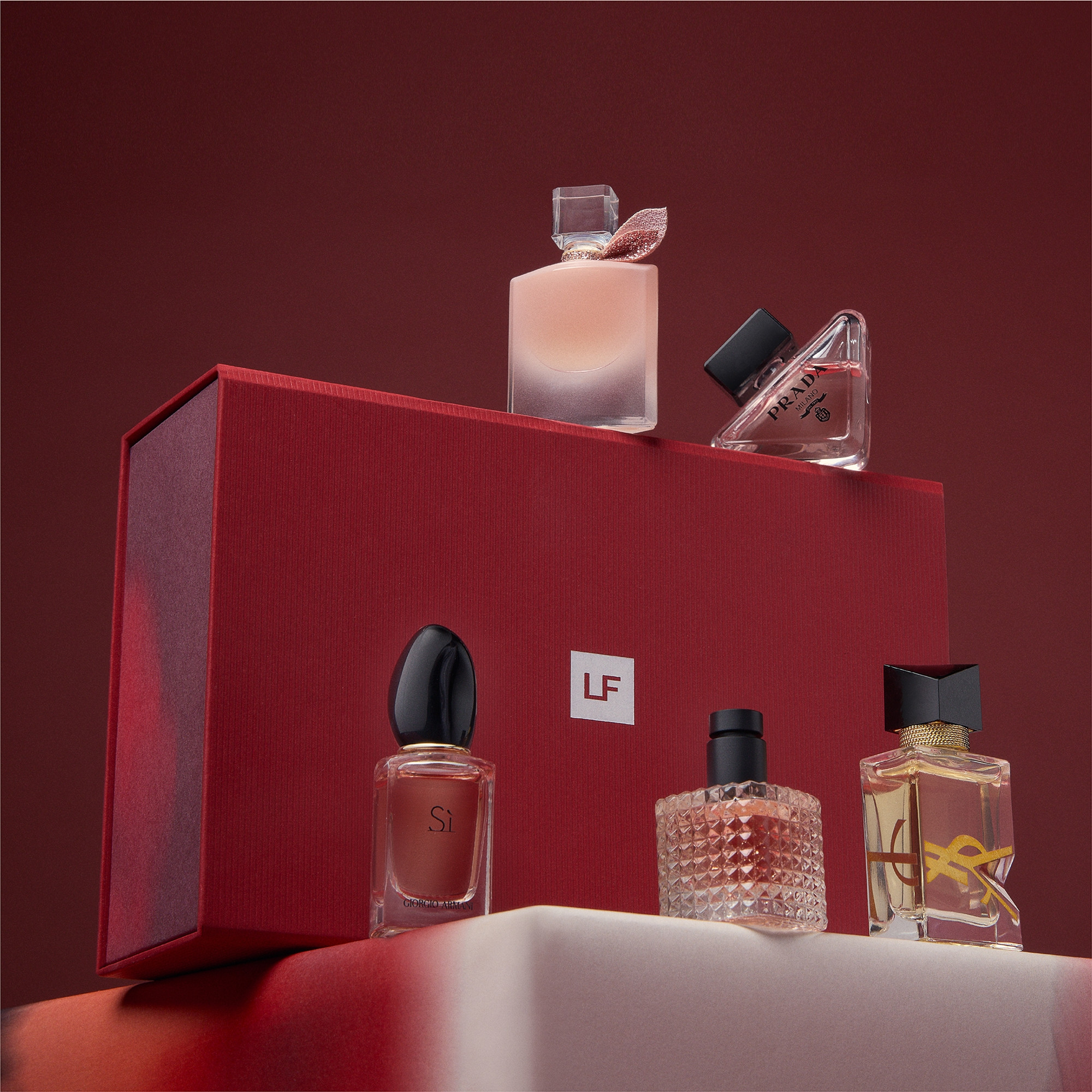 The Fragrance Discovery Set For Her (Includes £55 Gift Voucher) | Look Fantastic (UK)