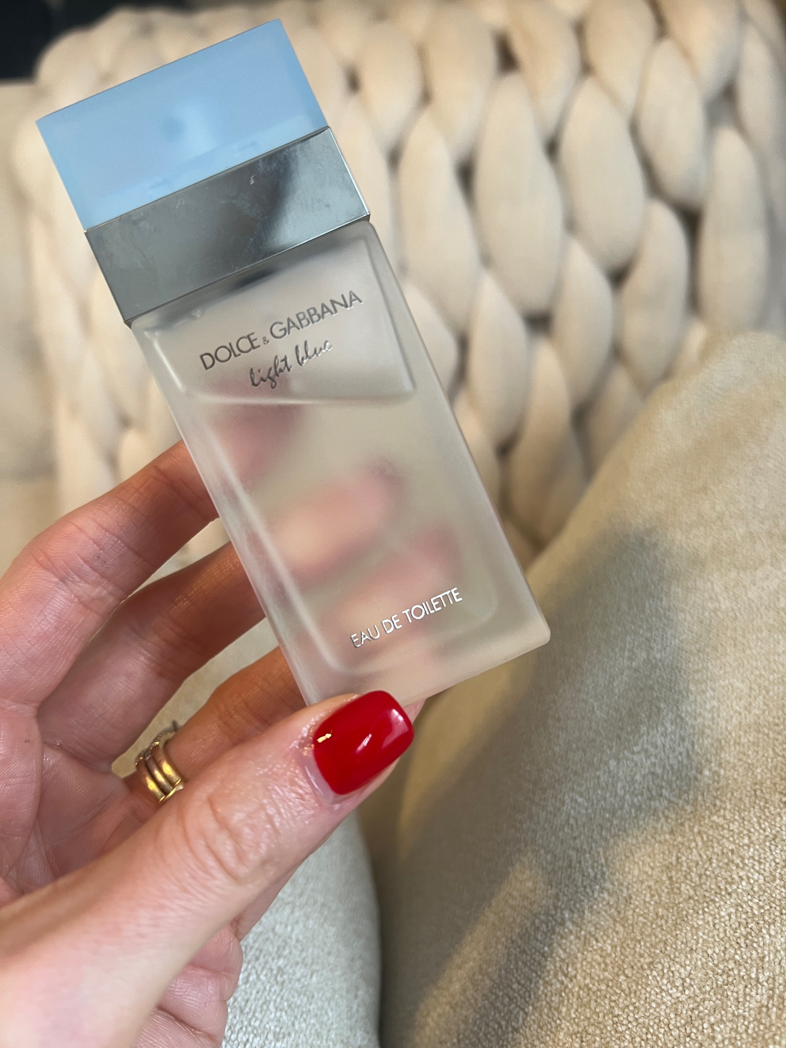 My favorite every day to go scent! It’s light, not too overwhelming but smells amazing 🩵

#LTKbeauty #LTKfindsunder100 #LTKGiftGuide