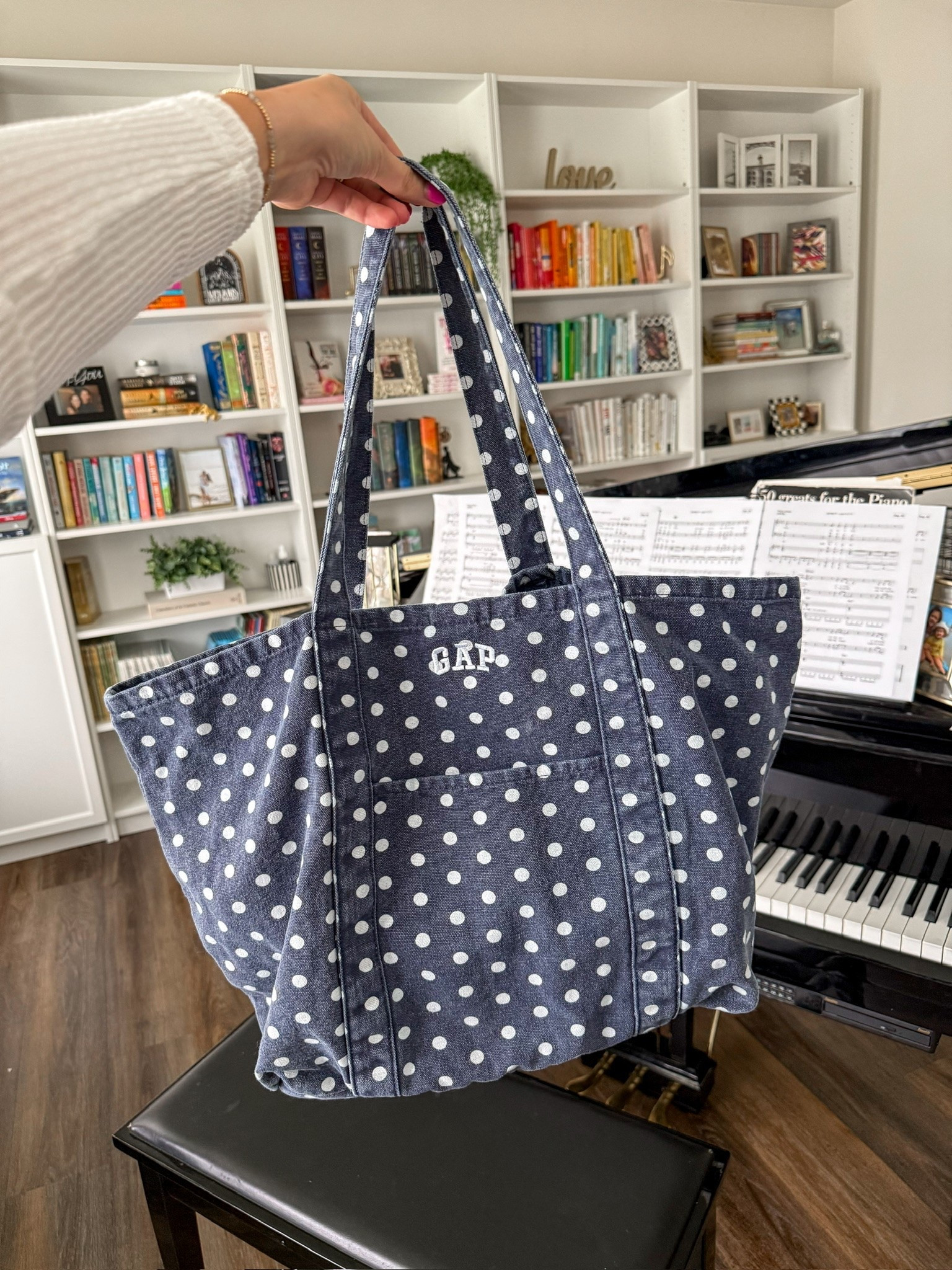 Fun polka dot tote bag for summer

#LTKmomlife #LTKTravel #LTKSeasonal