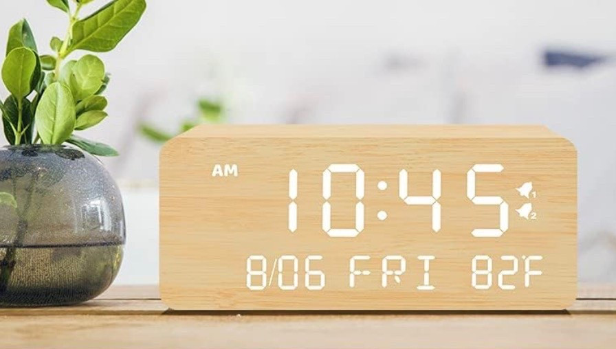 Digital clock 