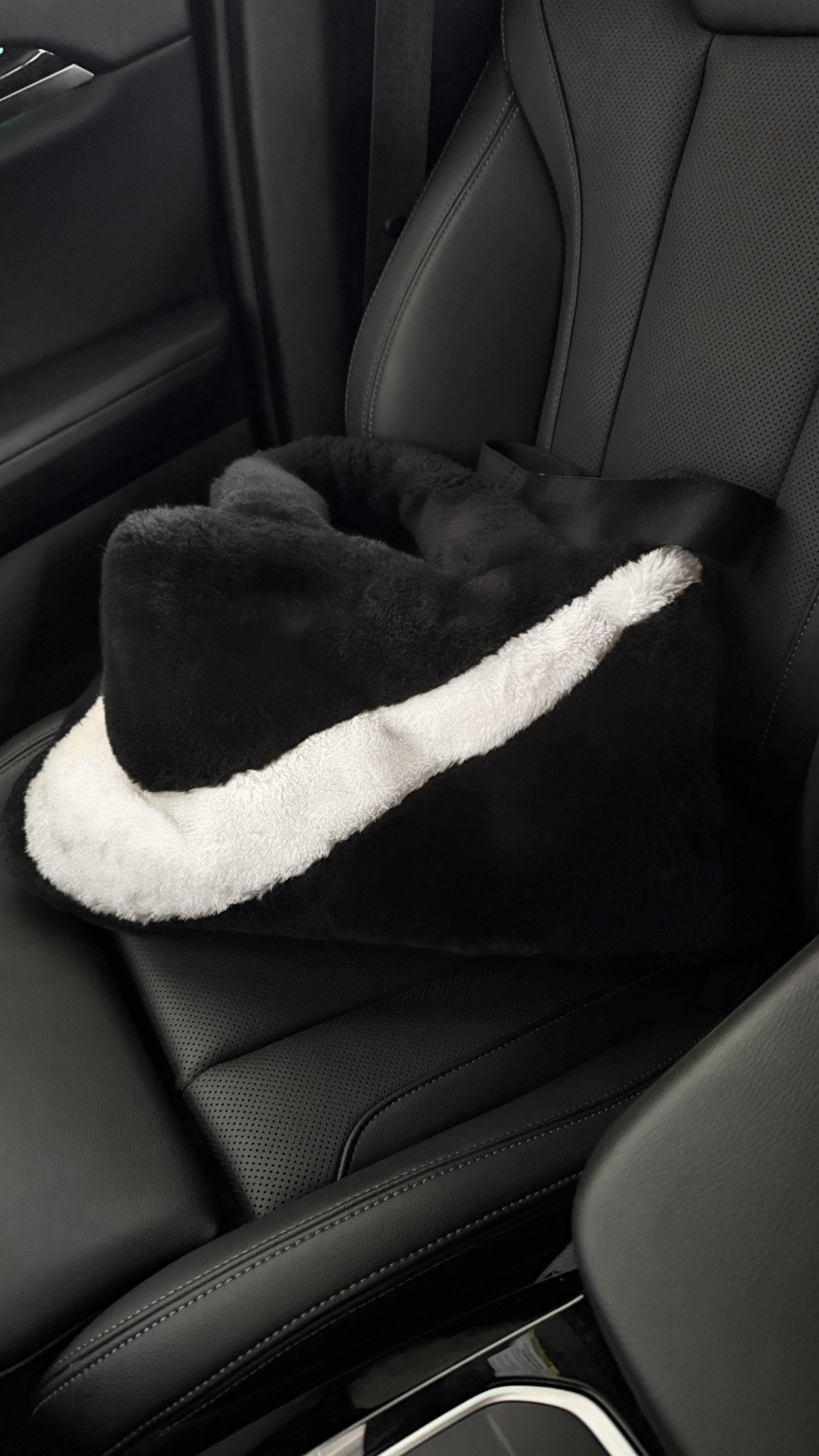 Now that it’s fall, I can break out my Nike fur bags again 😌

#LTKItBag #LTKActive #LTKSeasonal