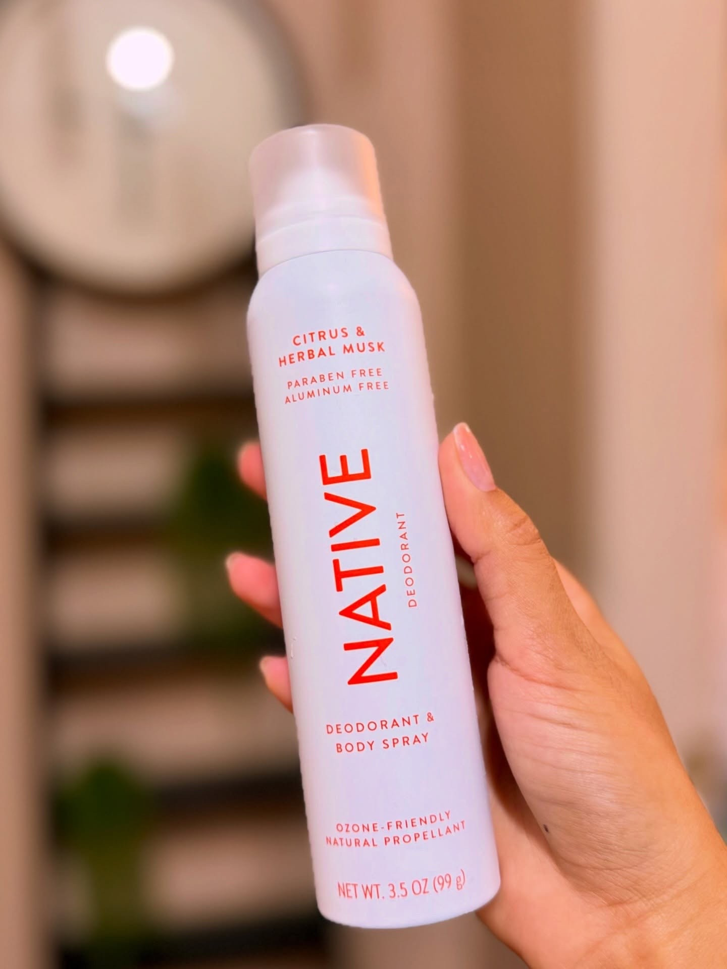 A fresh citrus moment 🍊✨ 
This Native Citrus & Herbal Musk spray has been giving clean, uplifting vibes all day. Super lightweight, no residue, and the scent lasts without being too strong. Perfect for quick refresh days 💛
@influenster @native #complimentary #GiftedbyNative #CitrusHerbalMuskDeoSpray