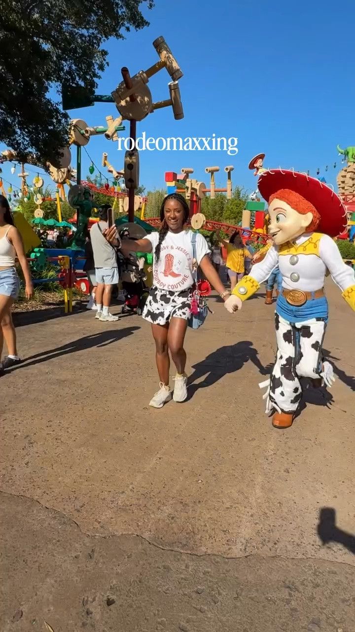 this is what I mean when I say I want to go to the rodeo 🐄🤠 @disneyparks @waltdisneyworld