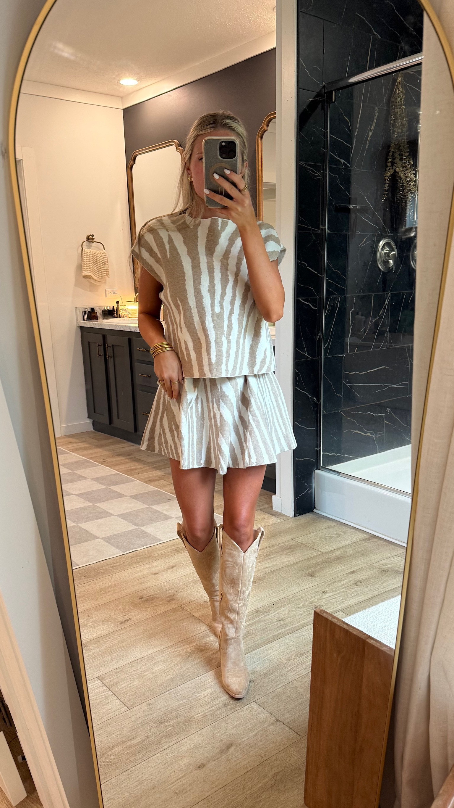 OBSESSED! 🦓🤎 

 