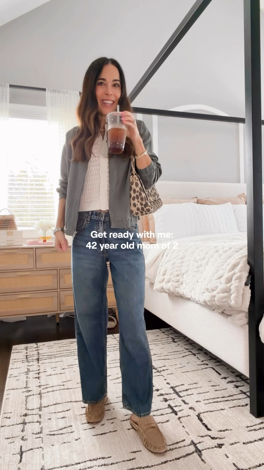 Most days I’m just trying to put together outfits that feel easy, comfortable, and a little current without trying too hard.

These new jeans are possibly lighter and softer than the denim sweatpants?? If that’s possible 🙌🏻

💌type “DEETS” and I’ll send everything over!
🔗

#LTKmomlife #LTKgrwm #LTKOver40