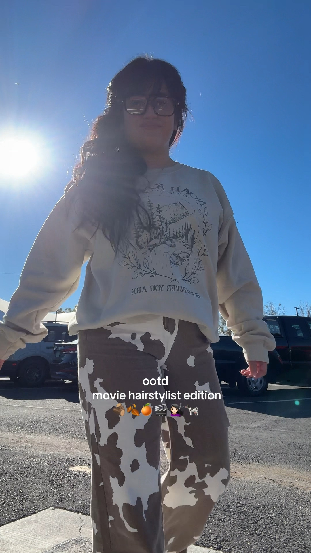 I’m wearing a size small and I’m 125 lbs 5ft tall. Noah Kahan sweatshirt bought on tik tok. My hair stylist set bag set up! #hairstylist #setbag

#LTKFindsUnder50 #LTKFindsUnder100 #LTKVideo