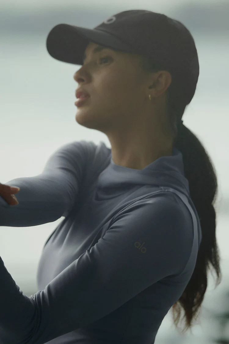 Airlift Winter Warm Hooded Runner - Steel Grey | Alo Yoga (US)