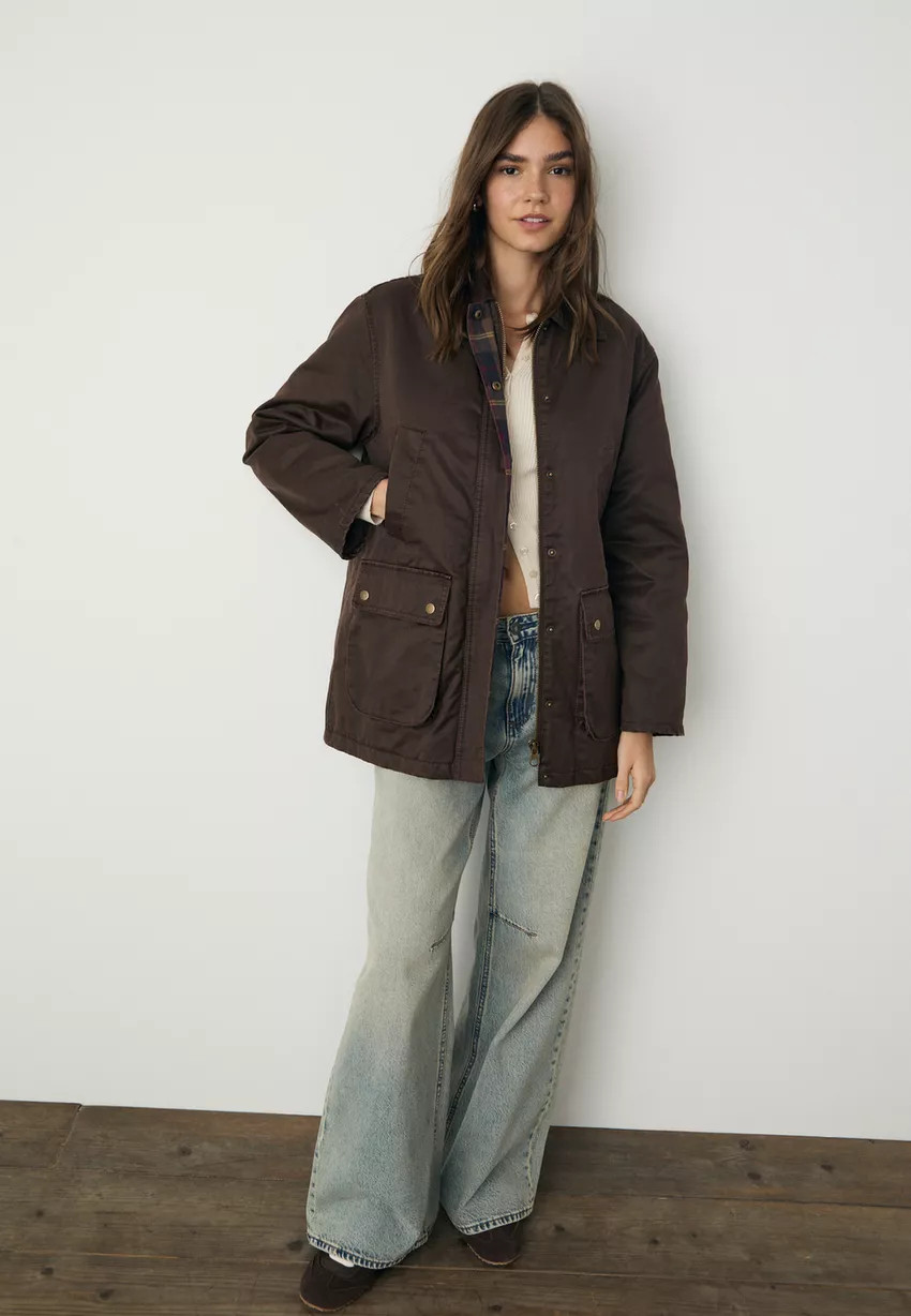 Waxed parka with multiple pockets - Women's fashion | Stradivarius United Kingdom | Stradivarius (UK)