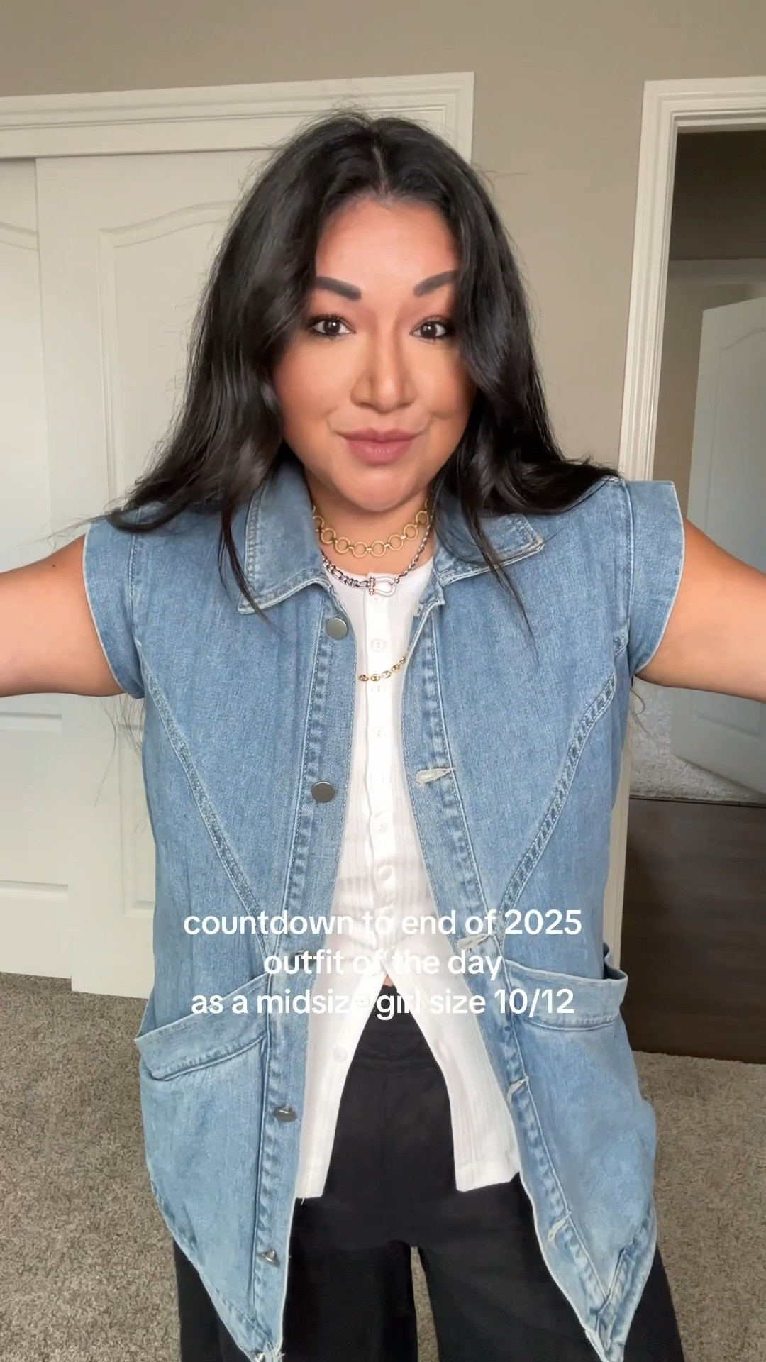 Vest - medium 
Top- large 
Pants - medium ( fits oversized ) 

#LTKMidsize #LTKootd #LTKFindsUnder50