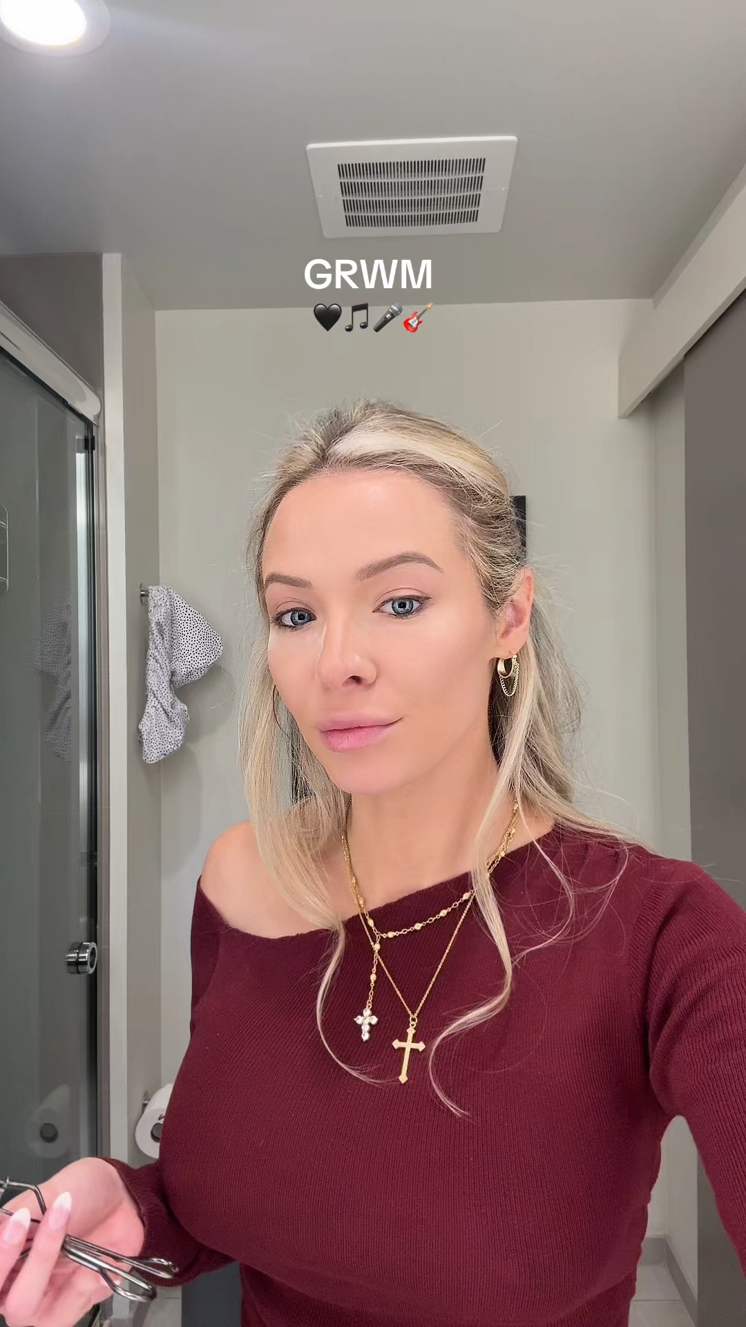 My new FAVORITE setting powder along with a few more new beauty products I’ve been loving 🖤

#LTKBeauty #LTKGiftGuide #LTKHoliday