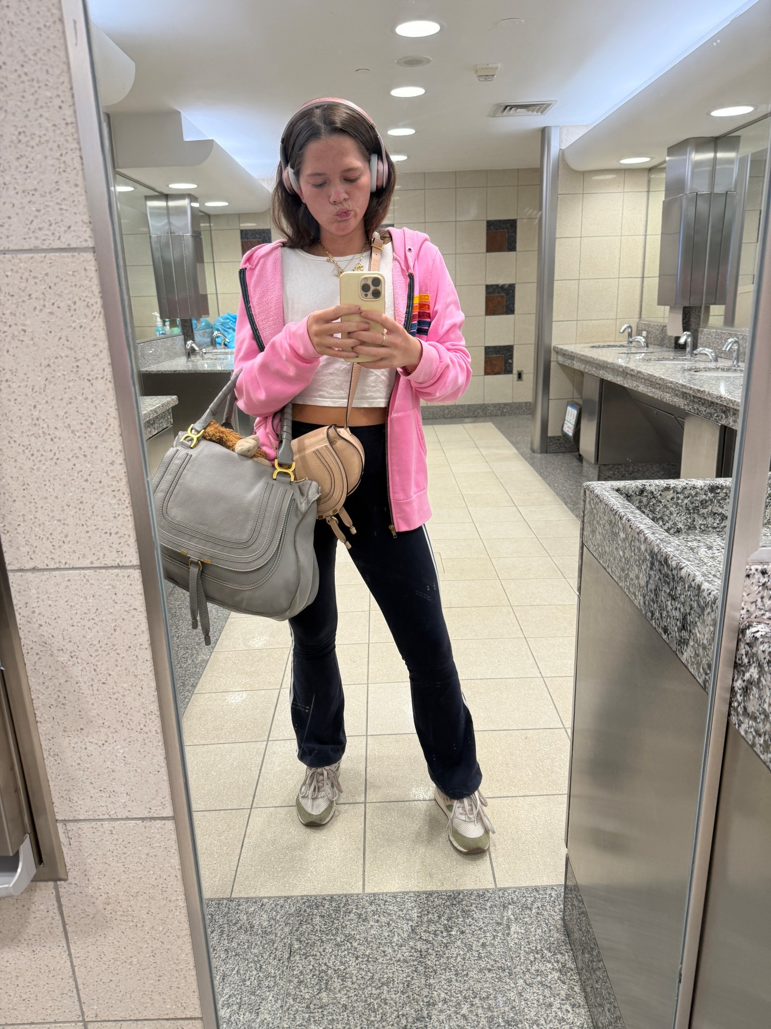 Most basic airport fit ever, but a classic. ✌️✌️ #airport #travel #aviatornation #chloe #splits59 #beats #saucony #freepeople #brandymelville

#LTKFindsUnder50 #LTKSpringSale #LTKSaleAlert