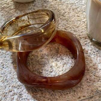 Brede, vierkante, marmeren, semi-transparante toffee-amberarmband voor dames | SHEIN