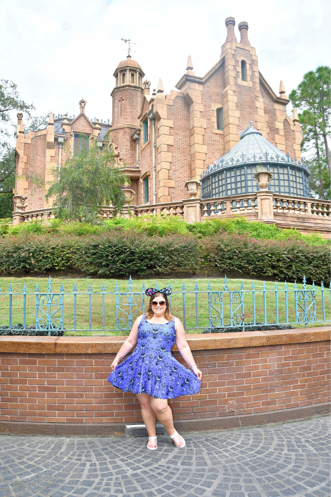Wearing this Haunted Mansion inspired dress AT the Haunted Mansion was so fun! 👻

Wearing size XL. ✨

#LTKSeasonal #LTKTravel #LTKHalloween