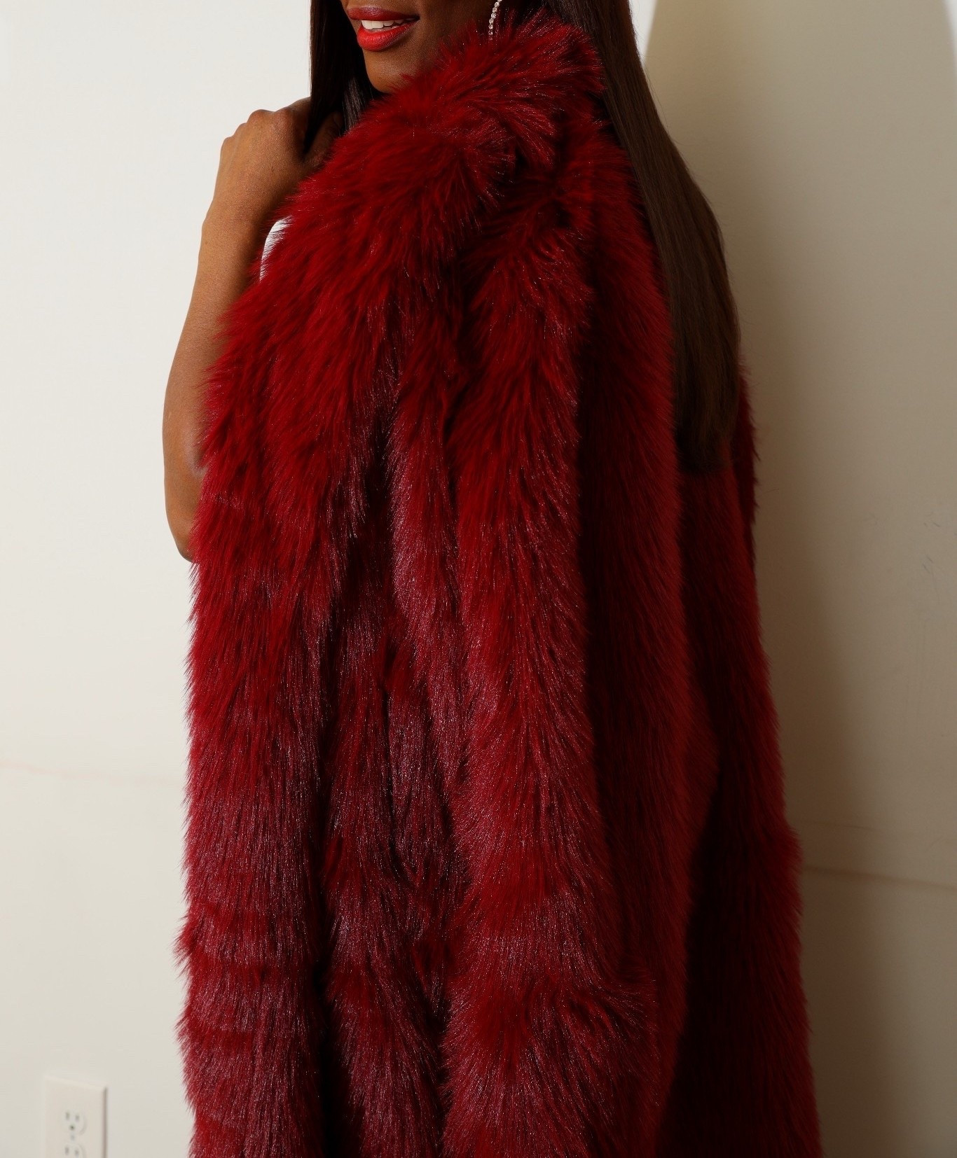 Keep Warm but Also Slay 🔥🔥🔥🔥🔥🔥🔥 #fauxfurtrend #longfauxfur #LTKTrends

#LTKSaleAlert #LTKootd #LTKMidsize