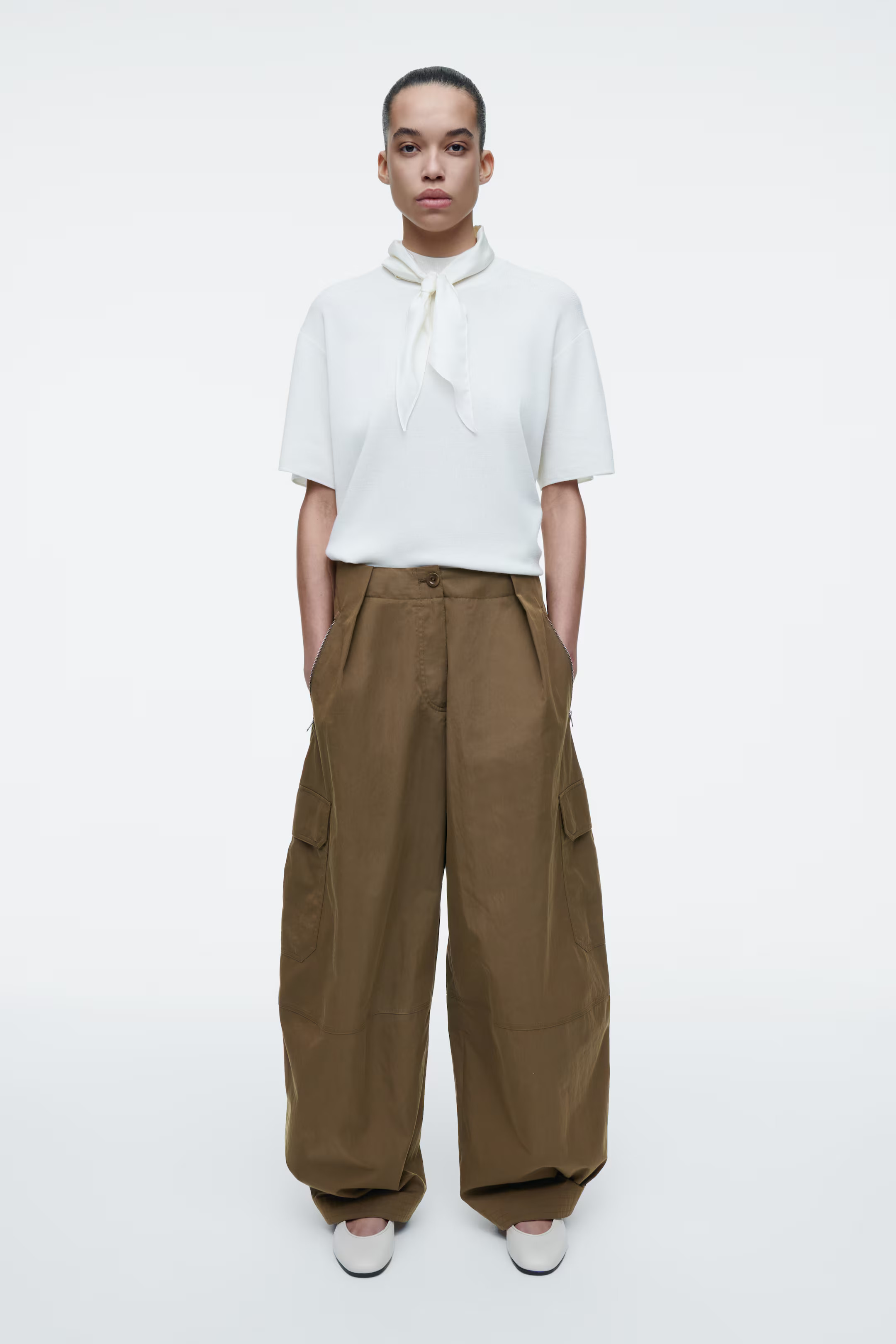 UTILITY-HOSE MIT BARREL-BEIN - BRAUN - Ladies | H&M AT | H&M (DE, AT, CH, NL, FI)