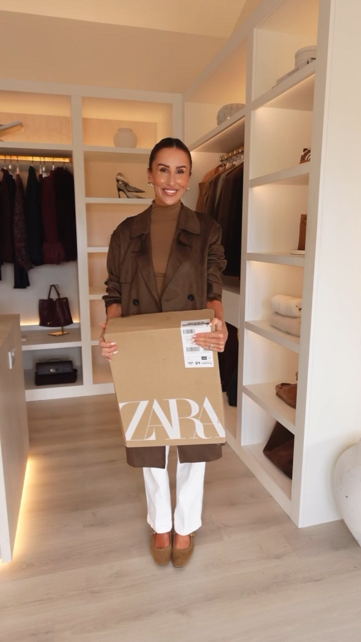 Zara haul 🤎🌼

Suede trench coat: size XS
Turtleneck top: size S
Jeans: size 4 
Yellow dress: XS
Top: size S 
Jacket: size M 
Jeans: size M
White dress: size XS 
Brown dress: size S
Blazer: size M 

#LTKSeasonal #LTKfindsunder50 #LTKstyletip