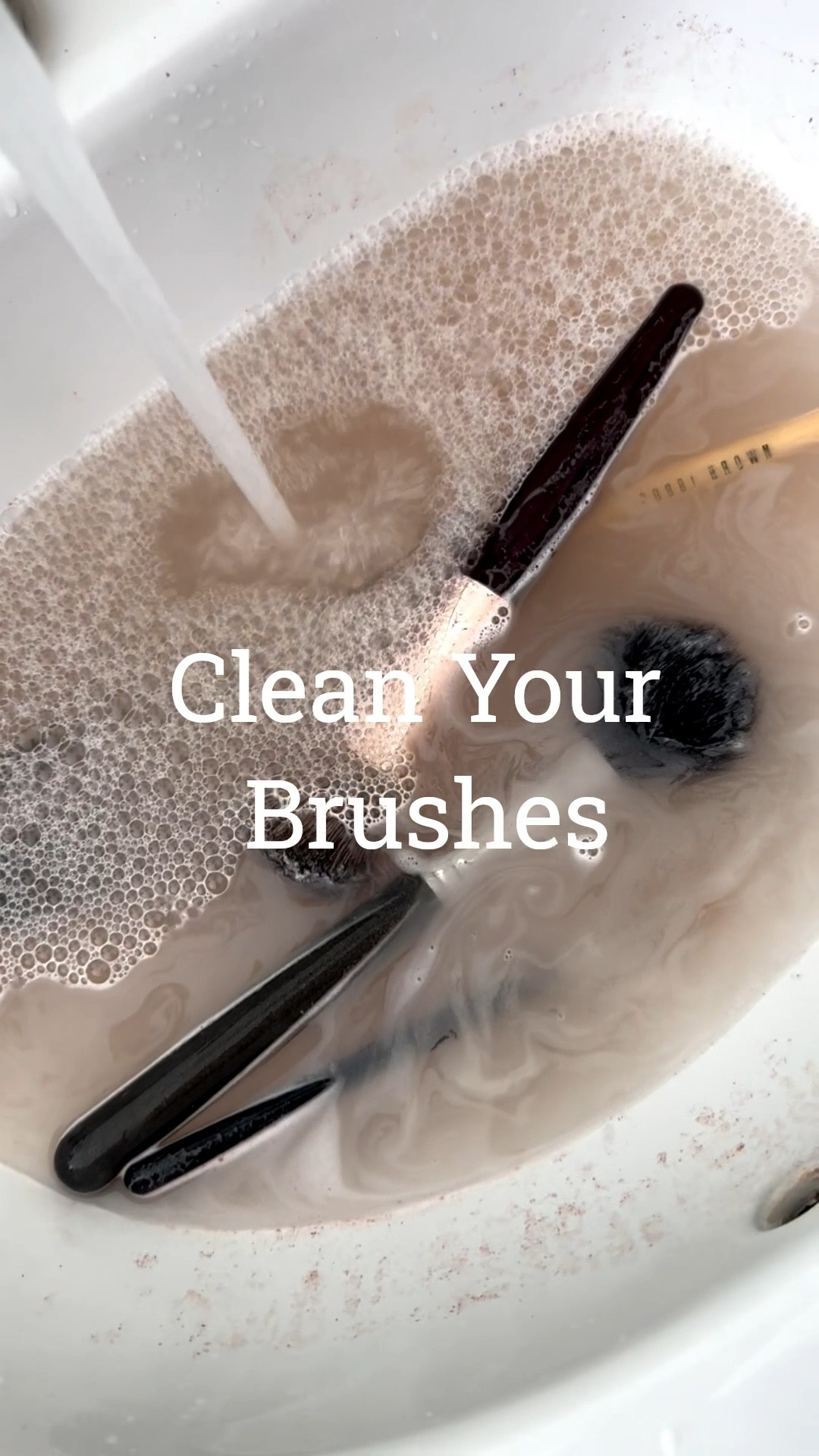 Fresh Brushes = Flawless Skin ✨
There is nothing more satisfying than a deep-clean day! I’m using the Bobbi Brown Conditioning Brush Cleanser to get my tools back to brand-new status.
Not only does this keep your makeup application looking seamless and streak-free, it’s the best way to ensure your favorite brushes last a long time. It gently dissolves buildup while conditioning the bristles so they stay soft and plush for years. 🫧
Why it’s my go-to:
• Deep Clean: Dissolves even the toughest long-wear formulas.
• Conditions: Keeps bristles from getting scratchy or shedding.
• Investment Protection: Extends the life of your brushes significantly.

#BobbiBrown #BrushCleaning #BeautyHacks #MakeupRoutine #SundayReset

#LTKBeauty #LTKdayinmylife #LTKmomlife