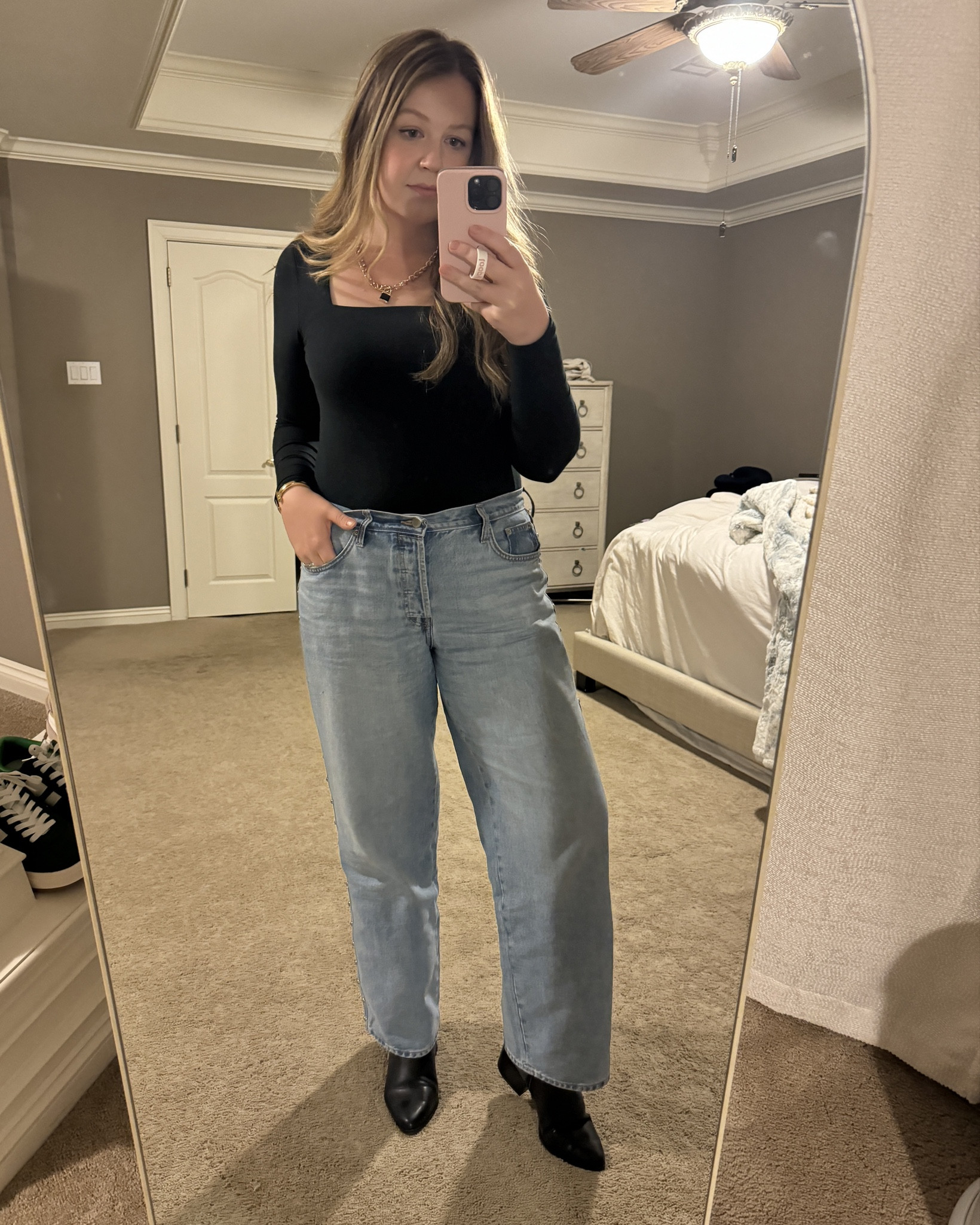 When you don’t know what to wear… bodysuit + jeans= easy go to outfit! 

#LTKStyleTip #LTKFindsUnder100 #LTKFindsUnder50